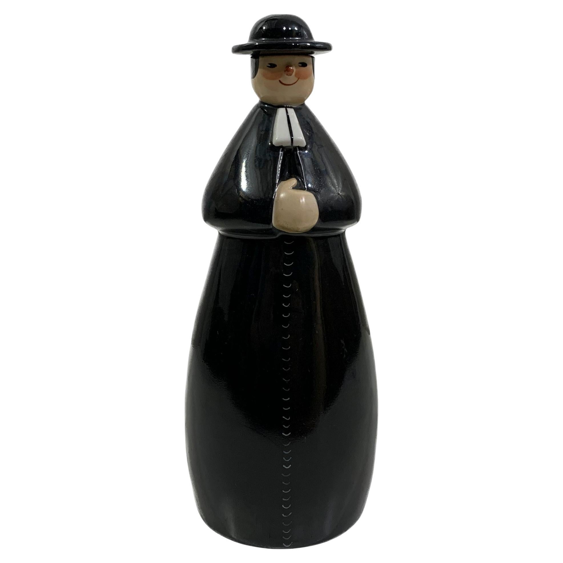 Bottiglia di liquore ROBJ francese del XX secolo raffigurante un sacerdote in vendita
