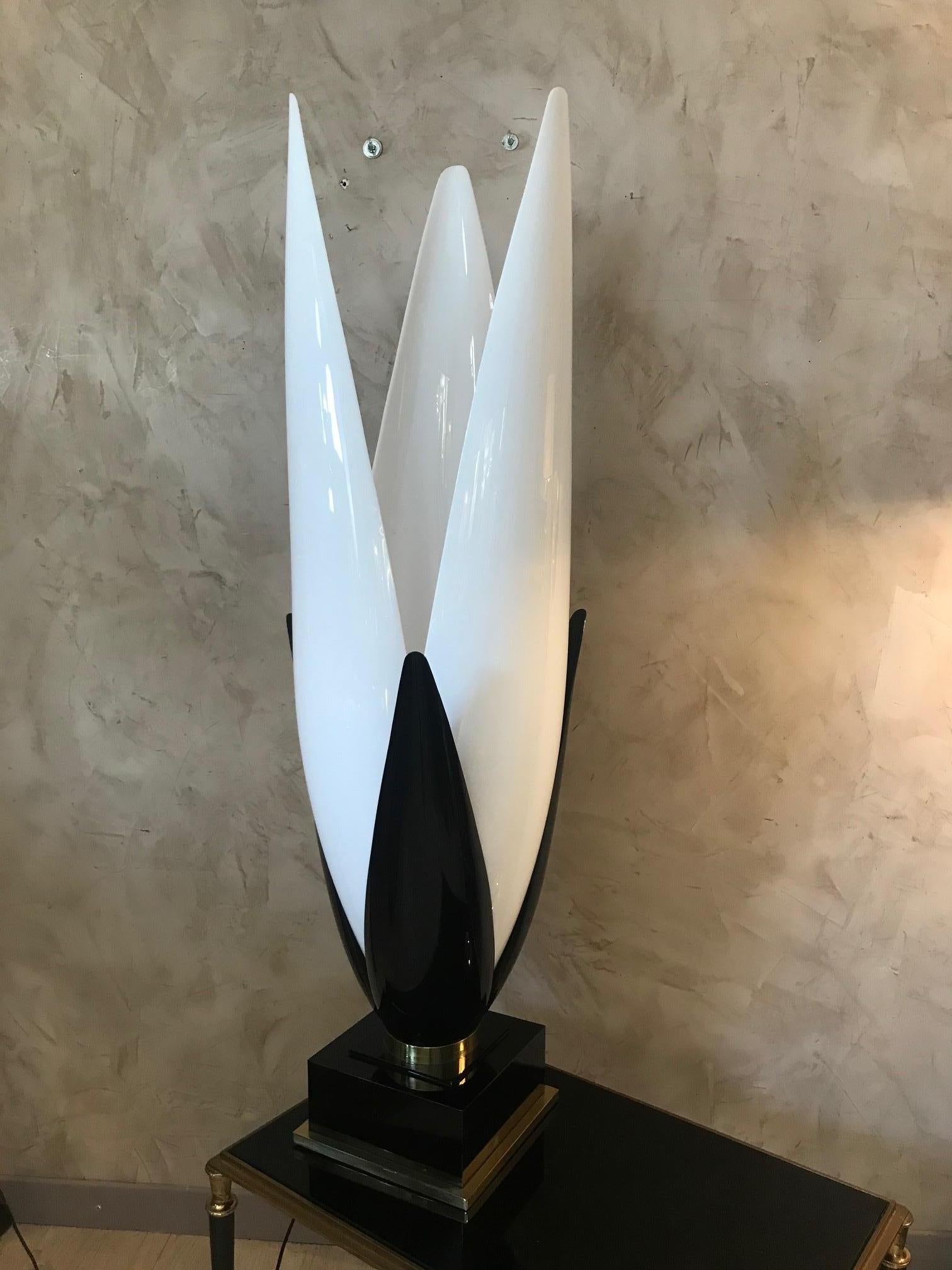Lampada da terra in plexiglass e ottone Roger Rougier del XX secolo, anni '70 in vendita 1