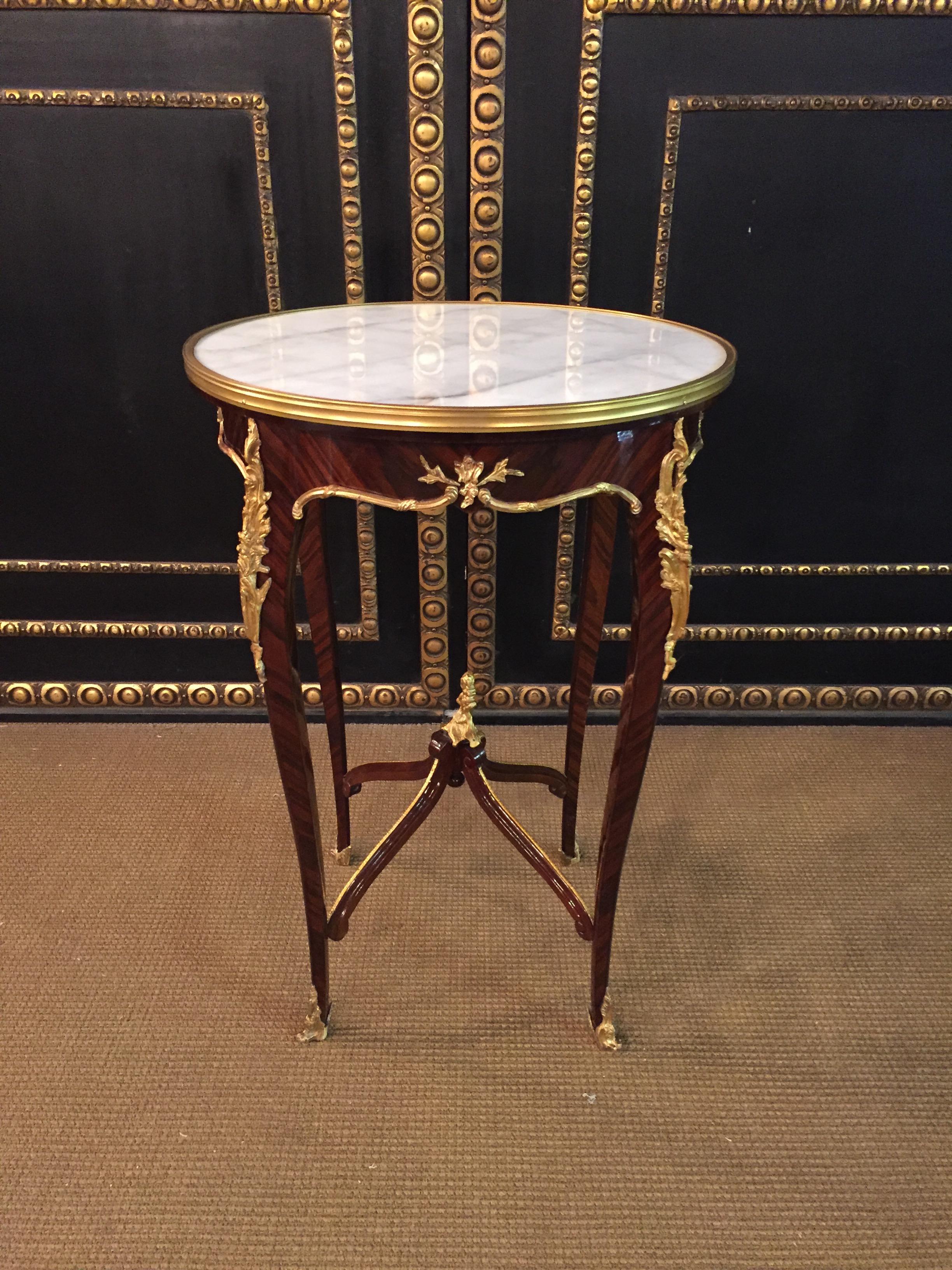 20th century French salon side table in Louis Quinze with white marblea mahogany of solid wood side table in Louis XV style slightly convex and concave, carcass, flanked by solid corner glaciers on high, elegantly curved legs, connected below by a
