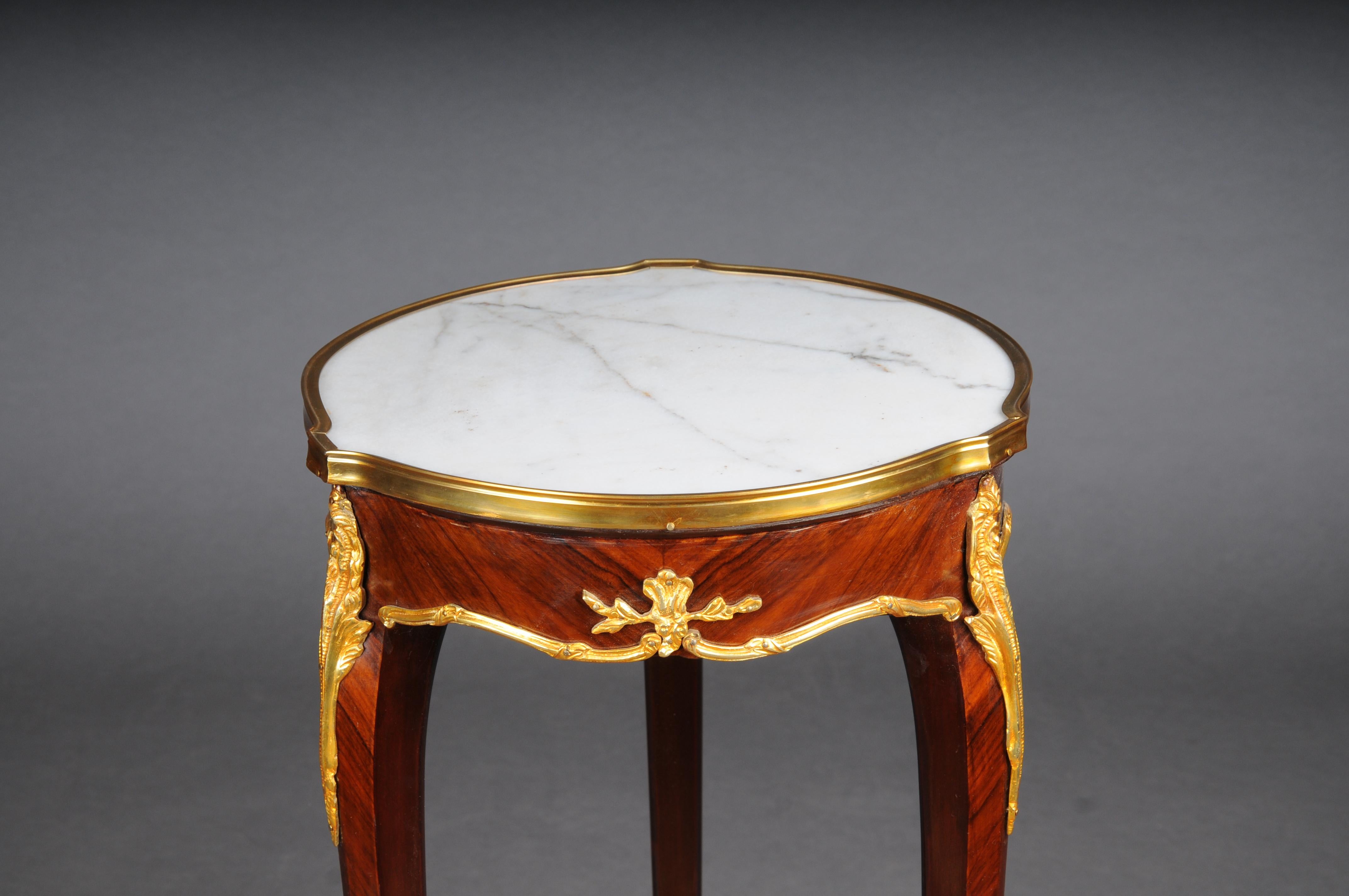 Französischer Salon-Beistelltisch des 20. Jahrhunderts im Louis-XV-Stil nach F. Linke, Buche (Vergoldet) im Angebot