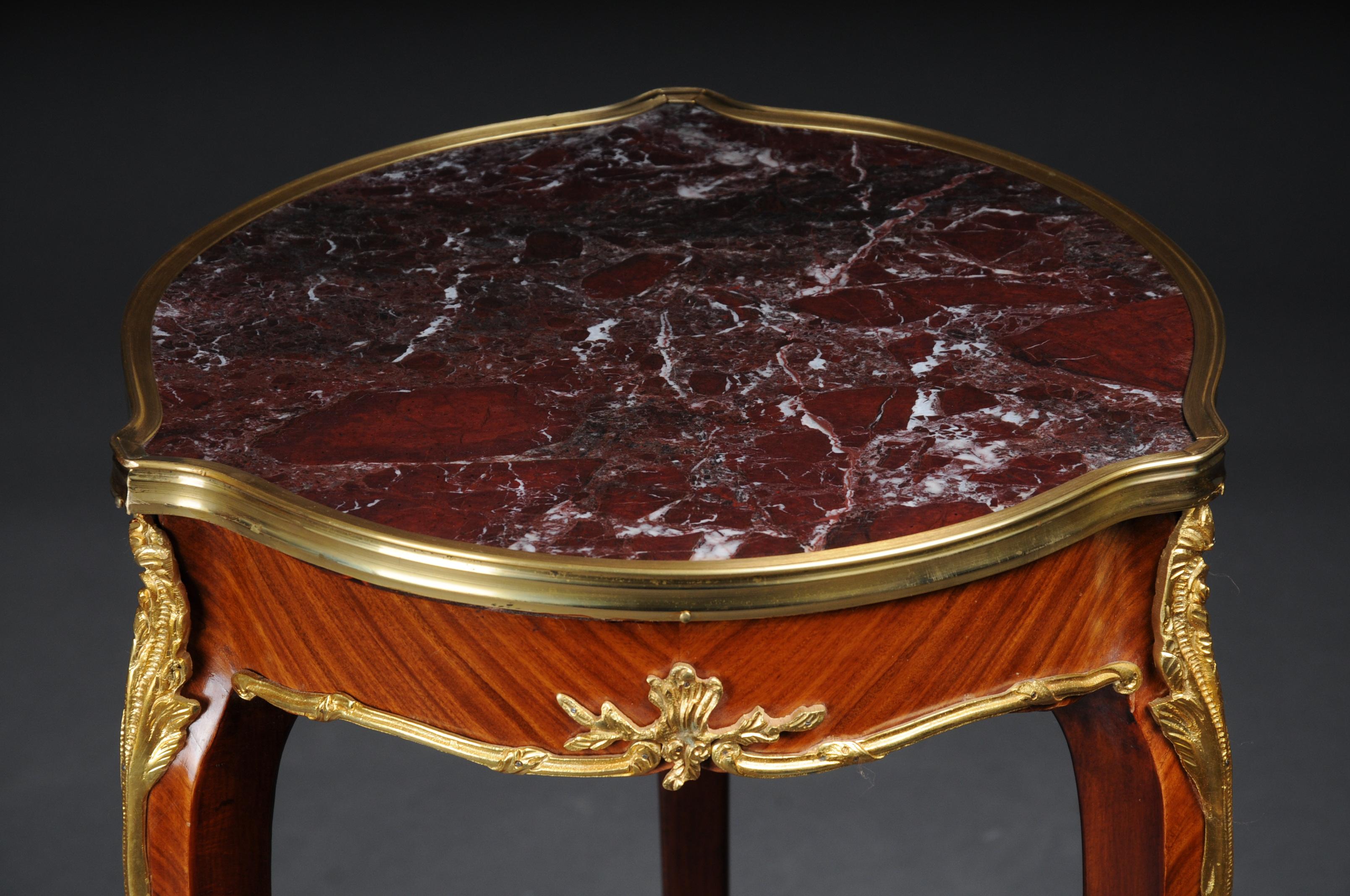 Table d'appoint de salon française du 20ème siècle en Louis XV d'après F. Linke Bon état - En vente à Berlin, DE