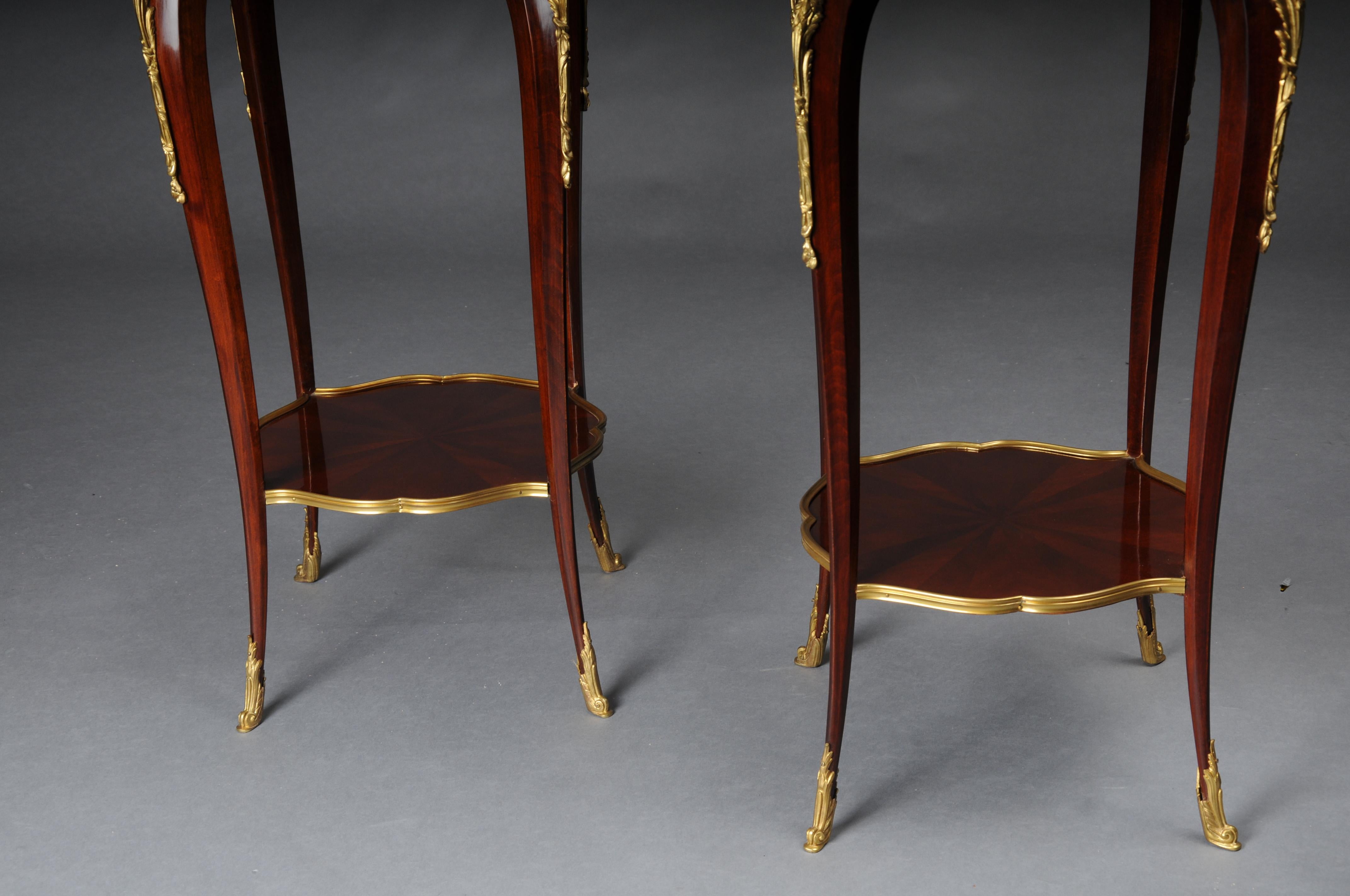 Table d'appoint de salon française du 20ème siècle, Louis XV d'après F. Linke, en hêtre en vente 11