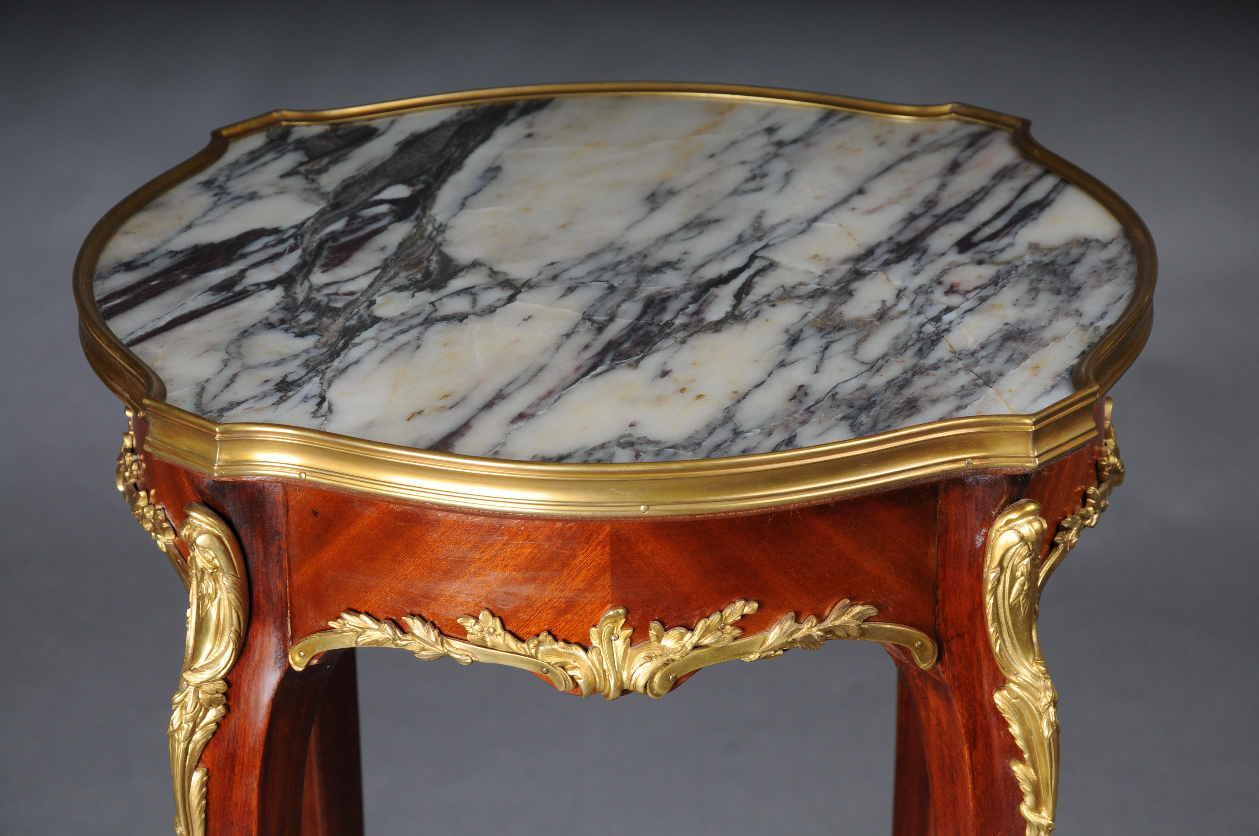 Français Table d'appoint de salon française du 20ème siècle, Louis XV d'après F. Linke, en hêtre en vente