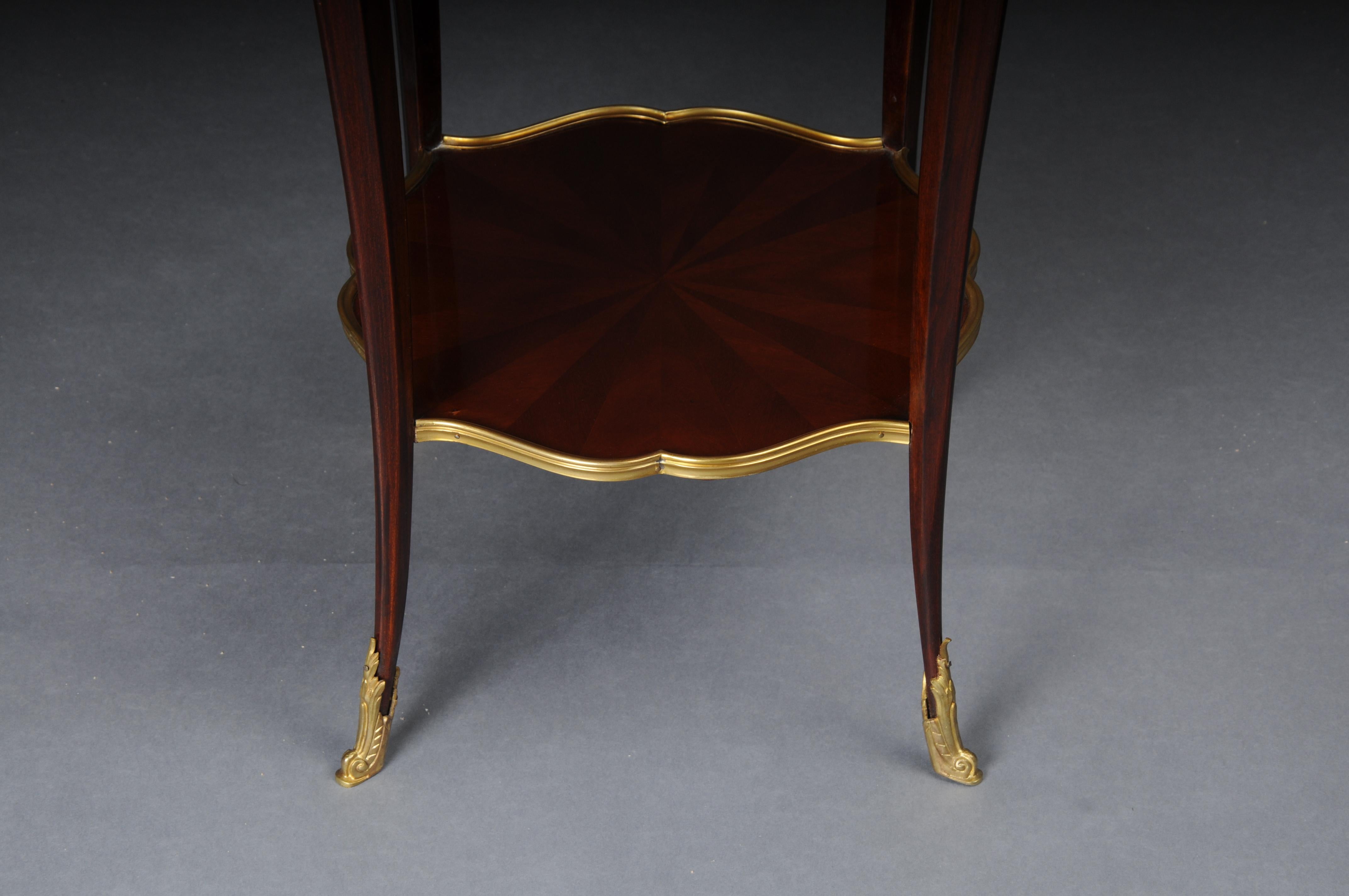 Table d'appoint de salon française du 20ème siècle, Louis XV d'après F. Linke, en hêtre État moyen - En vente à Berlin, DE