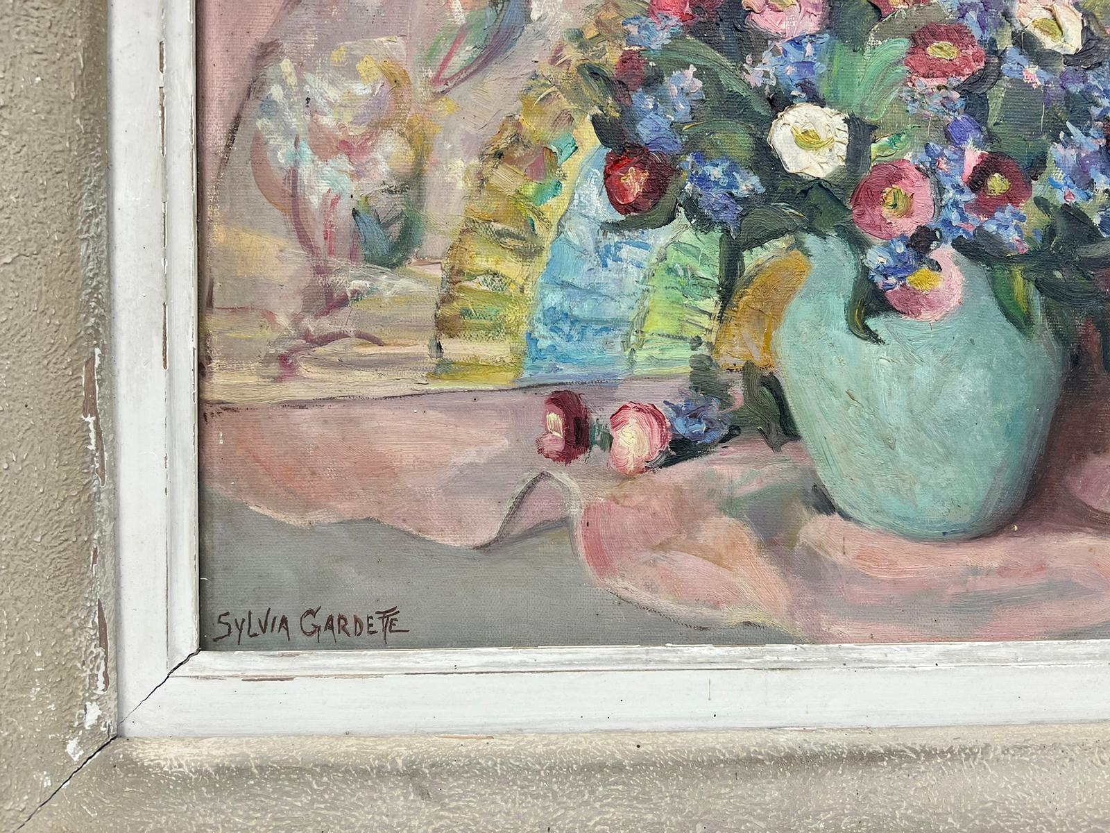 Französische signierte Ölvase mit schönen Blumen in Teal, Rosa Rücken, Mitte des 20. Jahrhunderts (Post-Impressionismus), Painting, von 20th Century French School