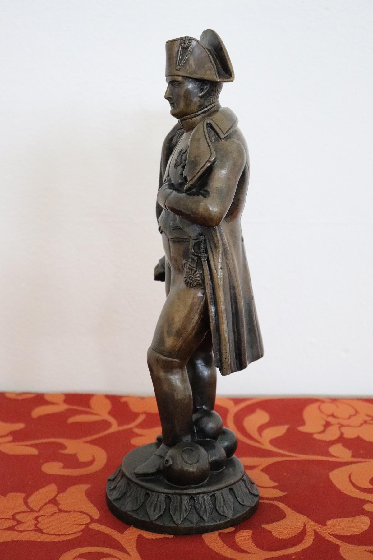 Beautiful sculpture in bonze made in France years, circa 1940s. Fine figure of Napoleon in uniform by emperor.
 
