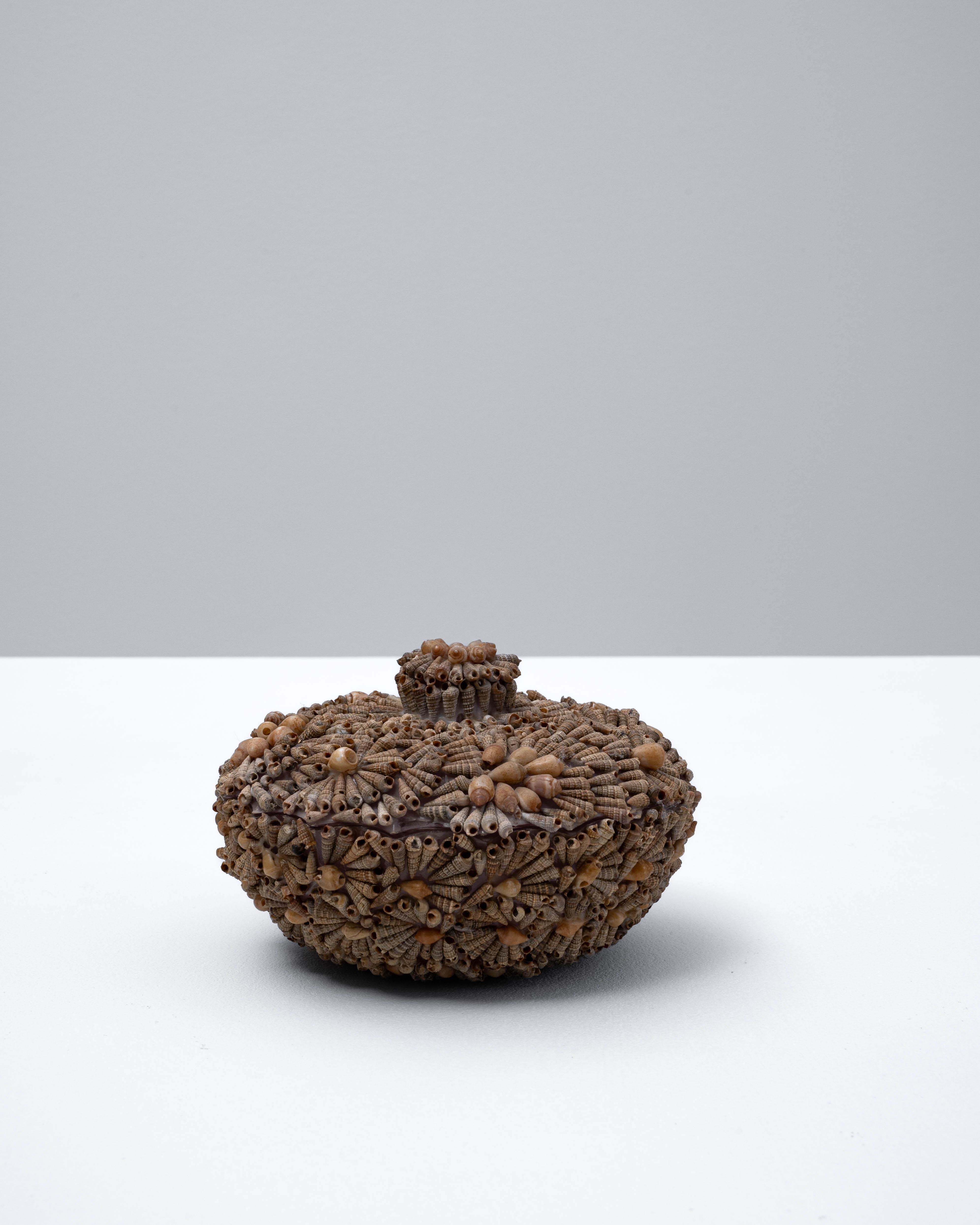 20th Century French Seashell Encrusted Pot For Sale 1