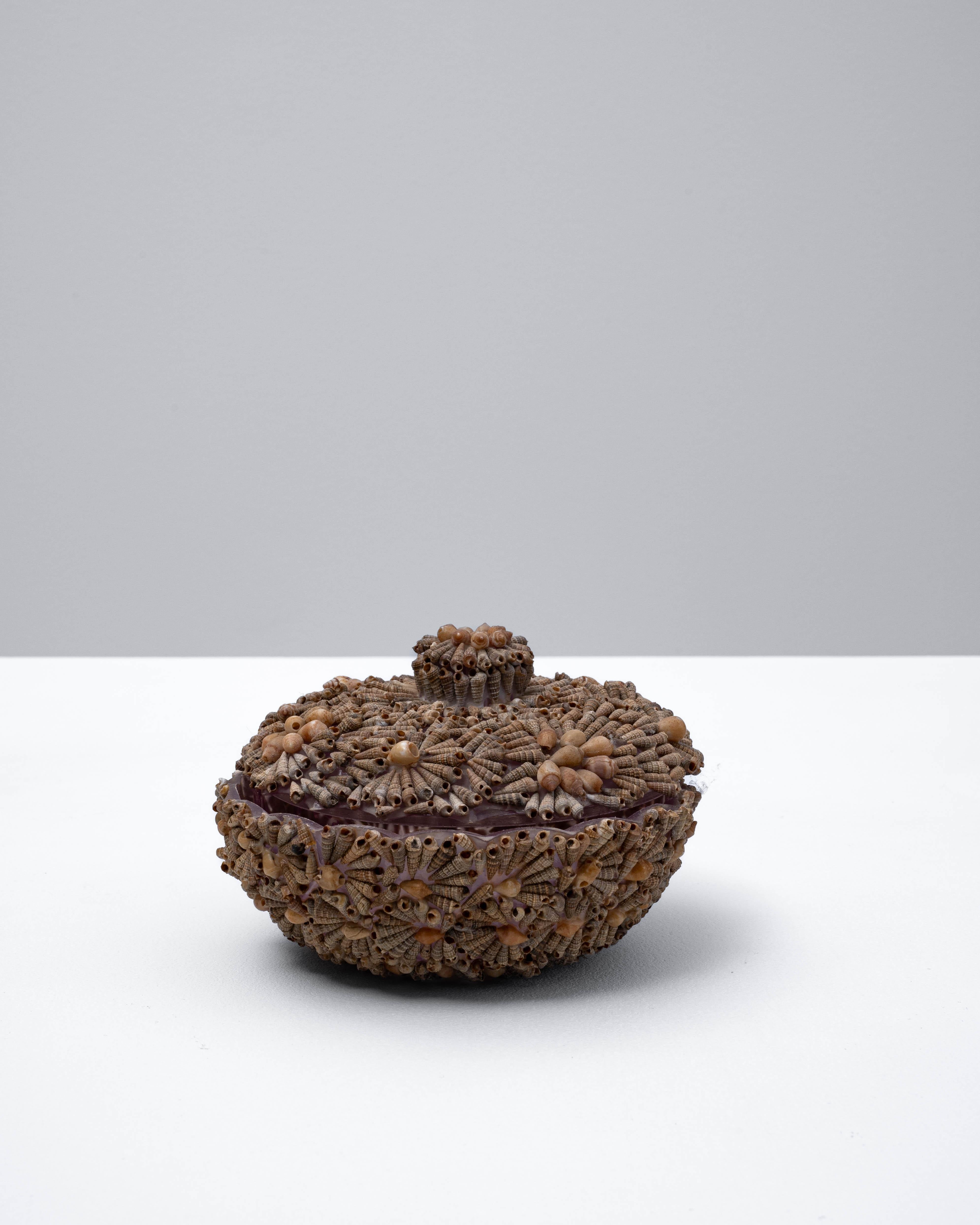 20th Century French Seashell Encrusted Pot For Sale 2