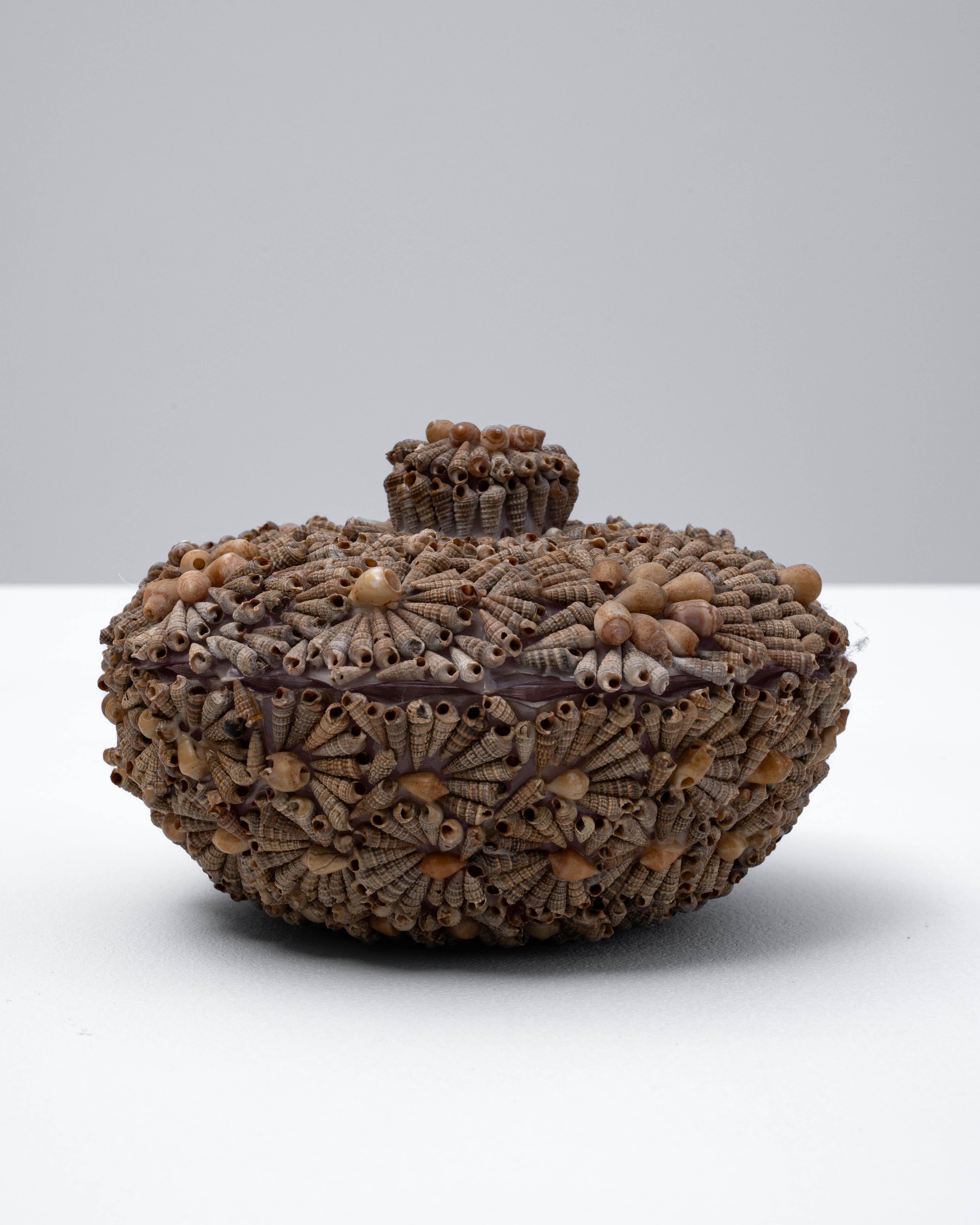 20th Century French Seashell Encrusted Pot For Sale 4