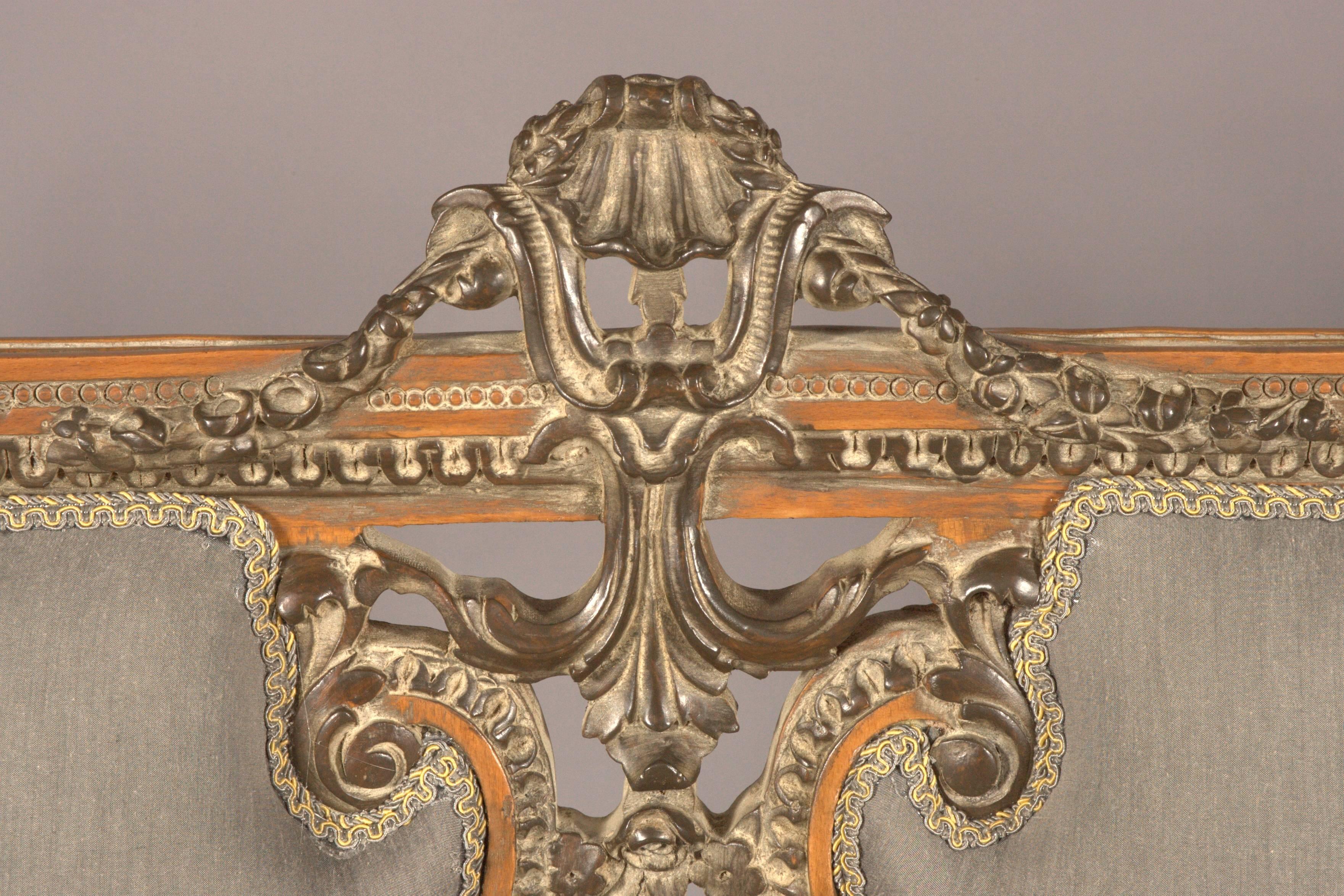 Hêtre Groupe de sièges français du XXe siècle en bois de hêtre de style Louis Seize en vente