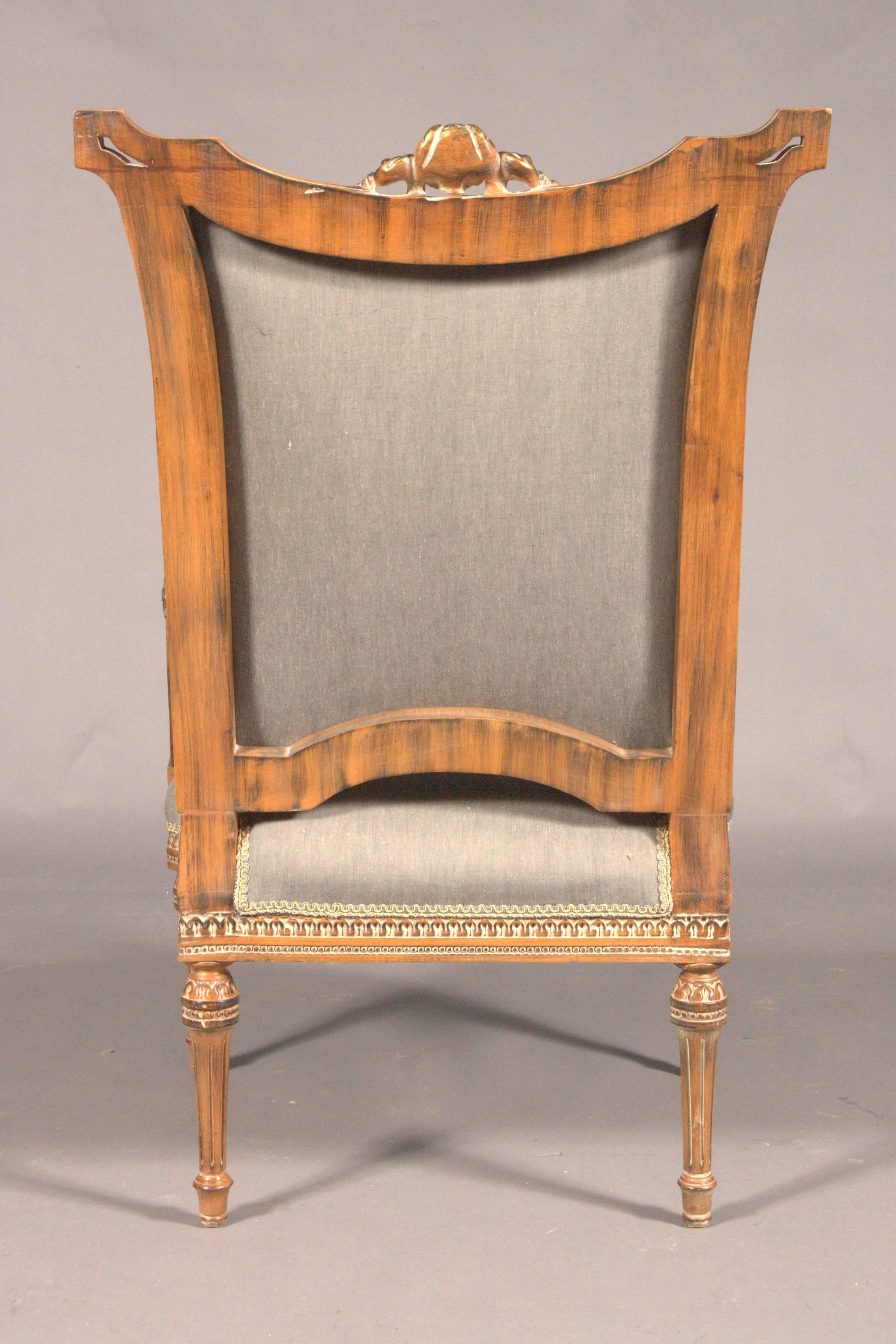 Groupe de sièges français du XXe siècle en bois de hêtre de style Louis Seize en vente 1