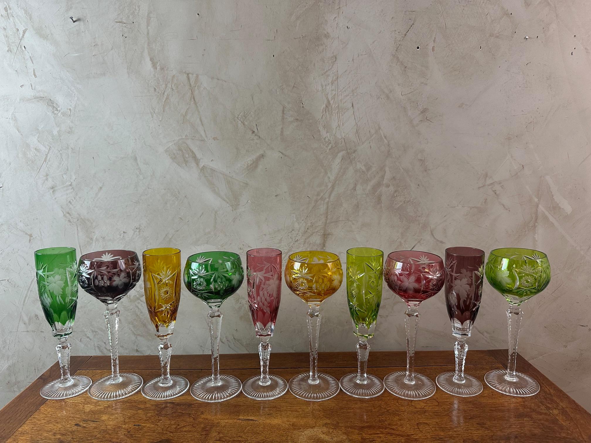 20th century French Set of 10 Crystal Wine glasses and Champagne Glasses, 1950s In Good Condition In LEGNY, FR