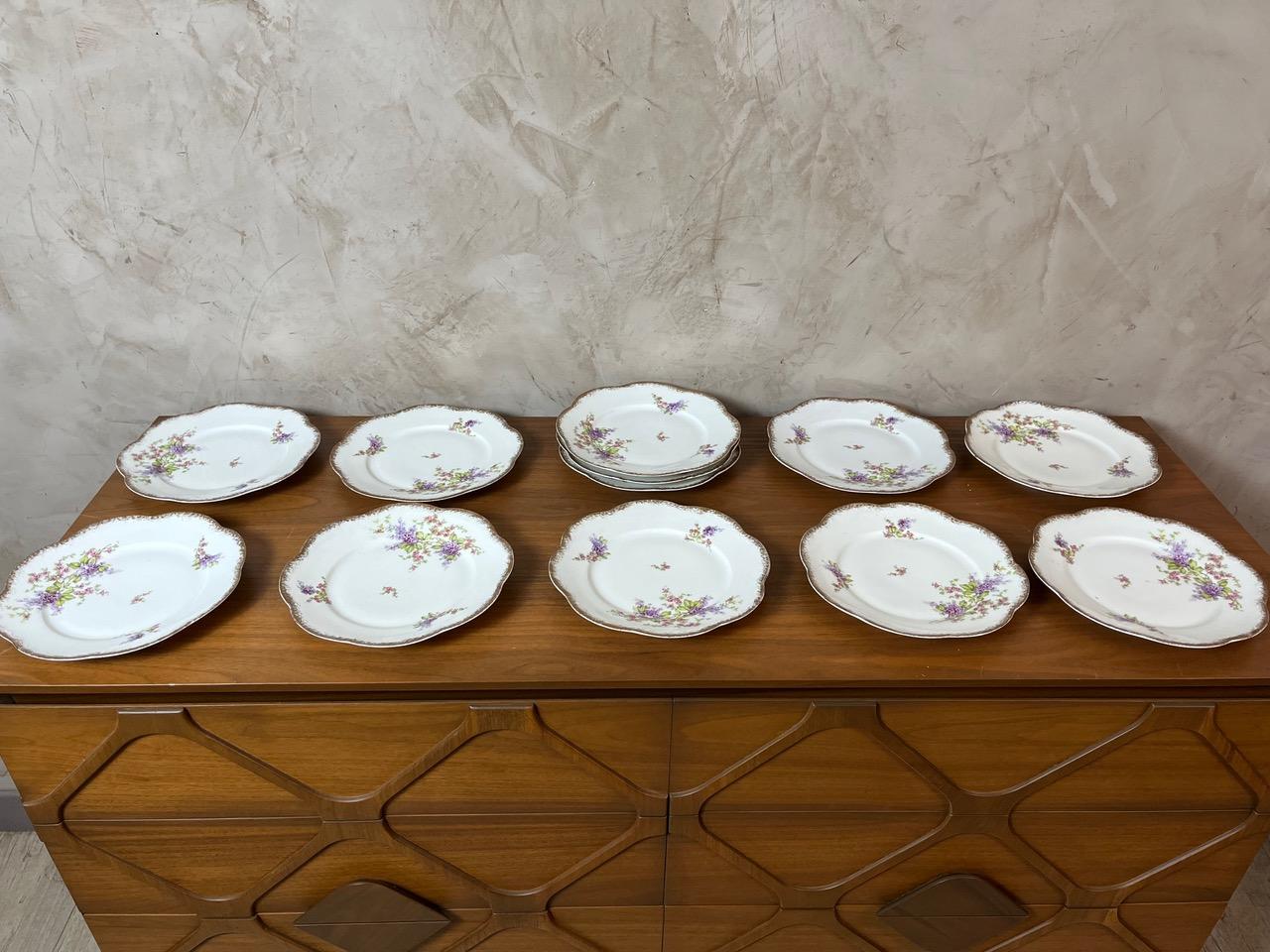 20th century French set of 12 Porcelain Desert Plates, 1900s For Sale 2