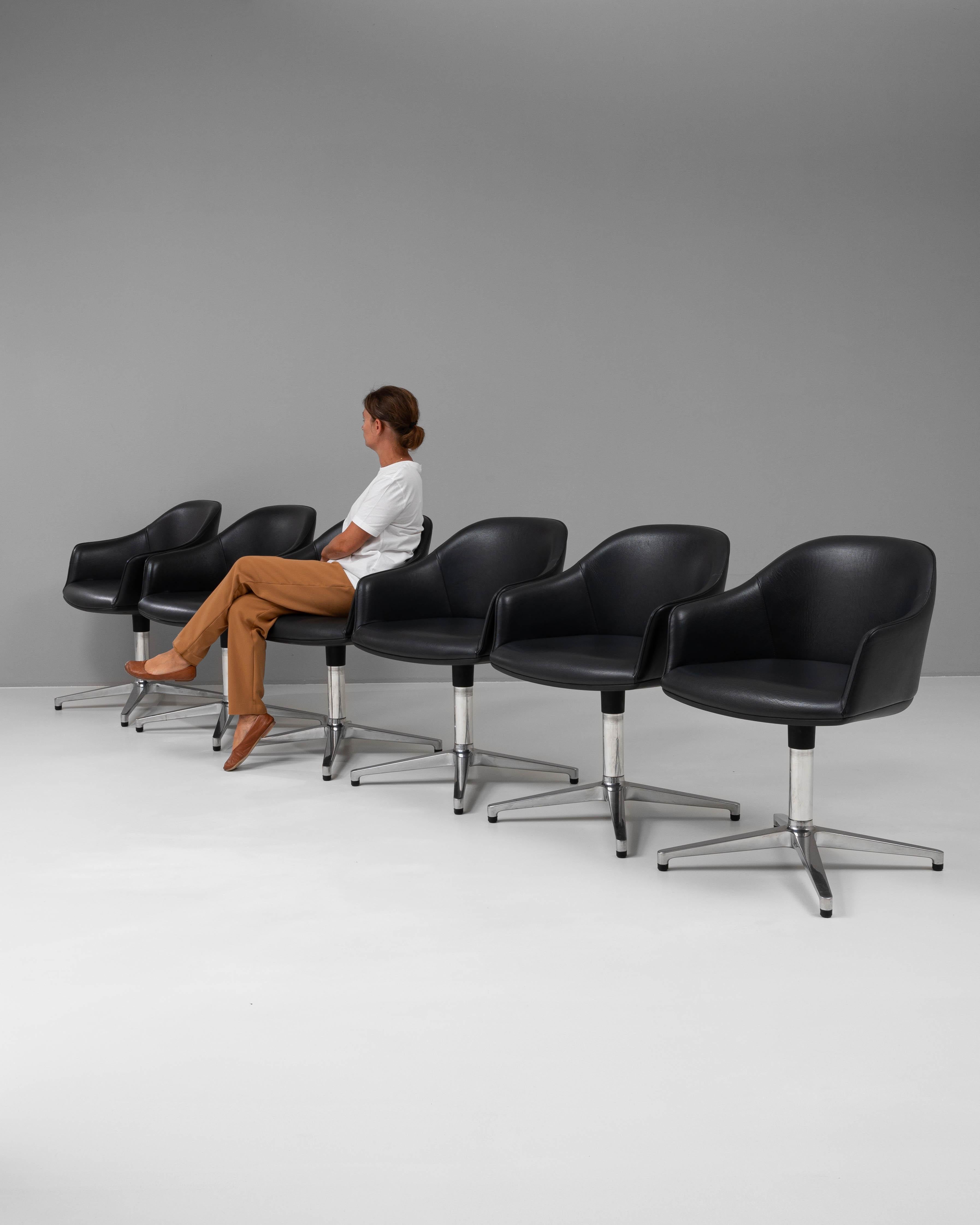 Métal Ensemble de 6 chaises françaises du 20ème siècle en métal et cuir par Ronan & Erwan Bouroullec en vente