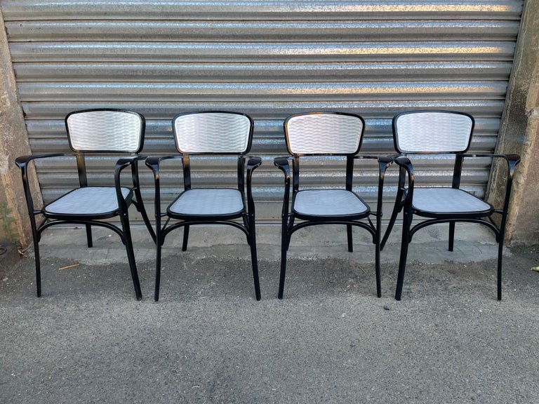 Ensemble français du 20ème siècle de quatre chaises Gaston Viort en  aluminium, années 1950 En vente sur 1stDibs