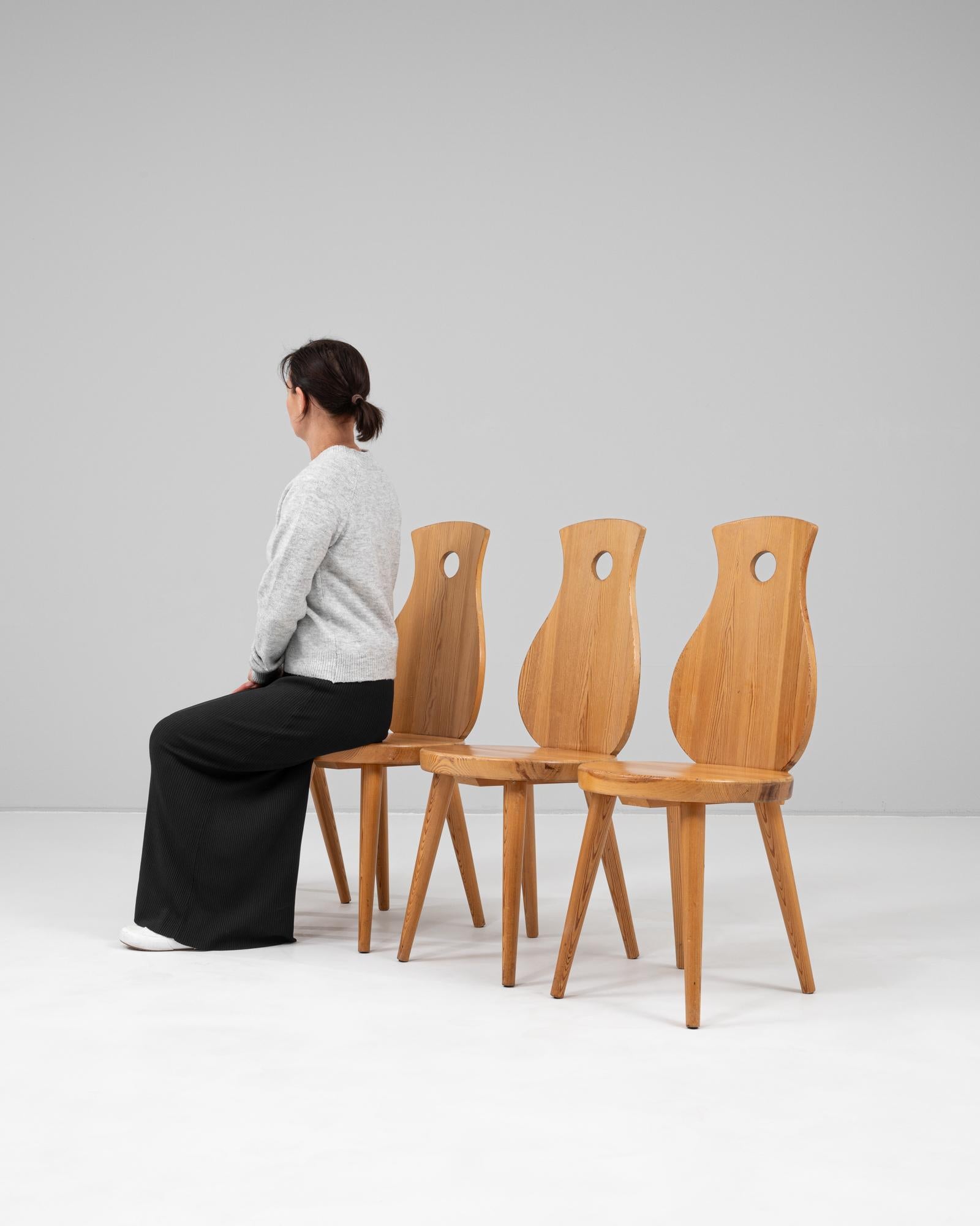 20th Century French Set Of Four Wooden Dining Chairs For Sale 8