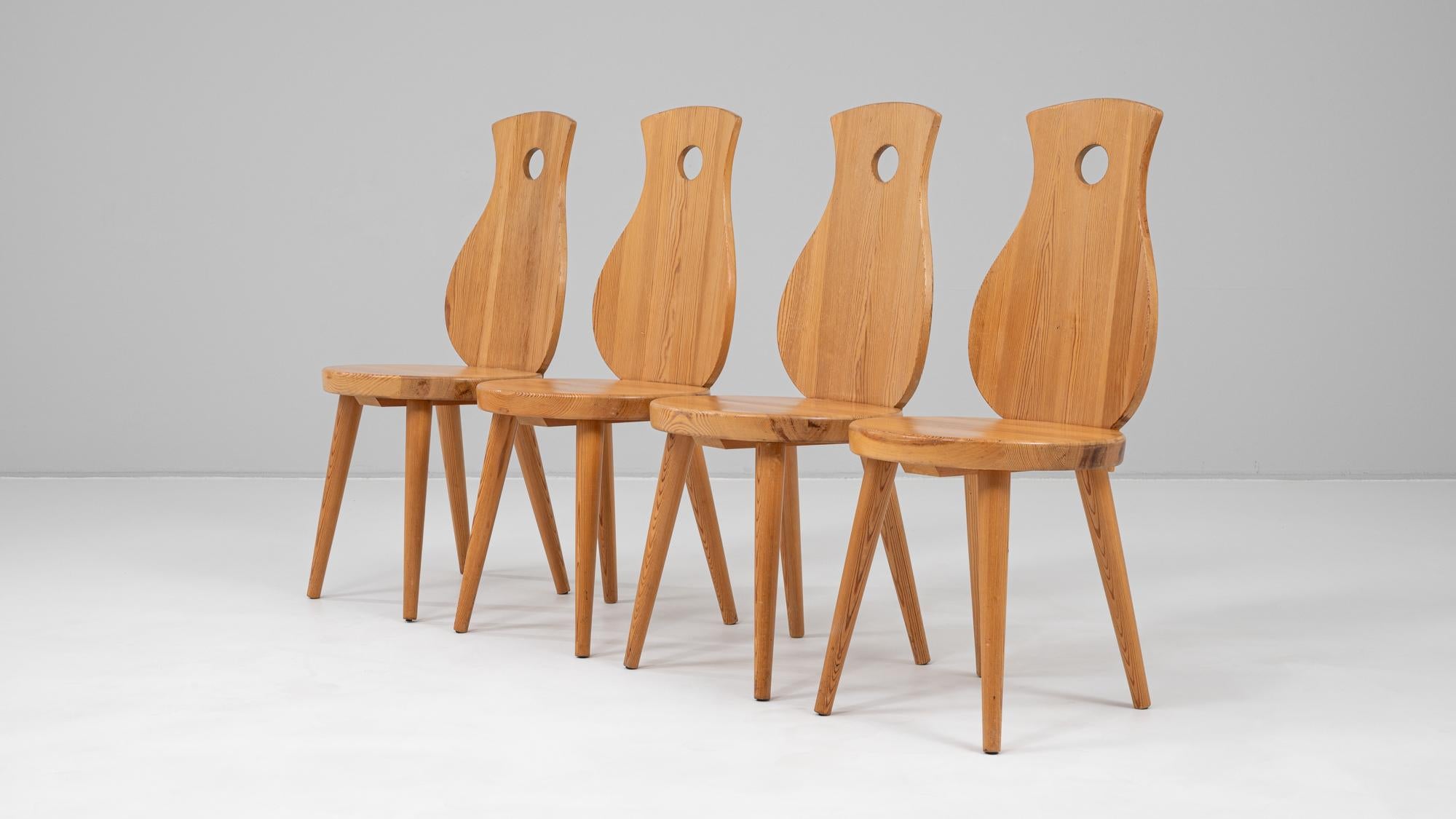 20th Century French Set Of Four Wooden Dining Chairs For Sale 10