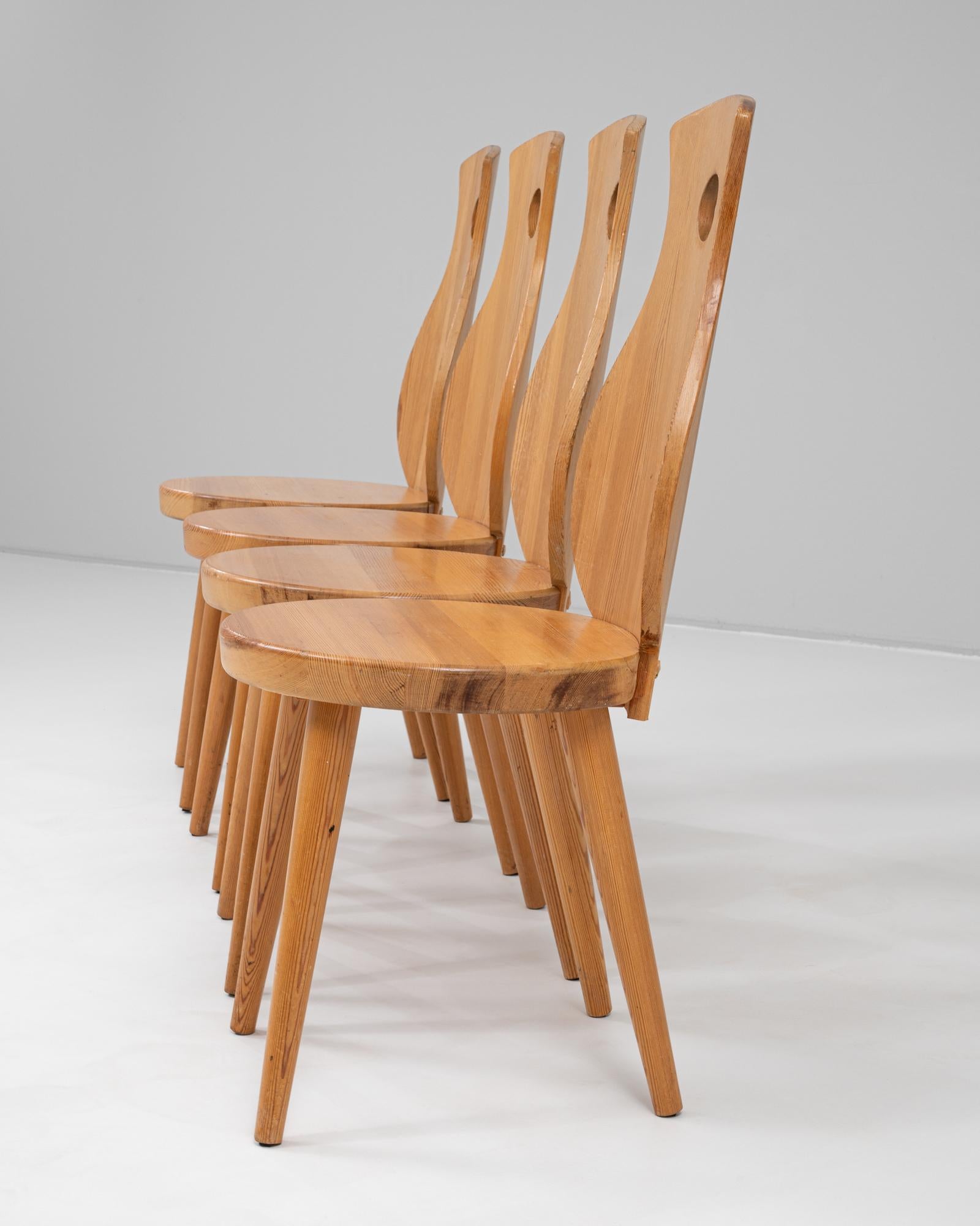 20th Century French Set Of Four Wooden Dining Chairs For Sale 11