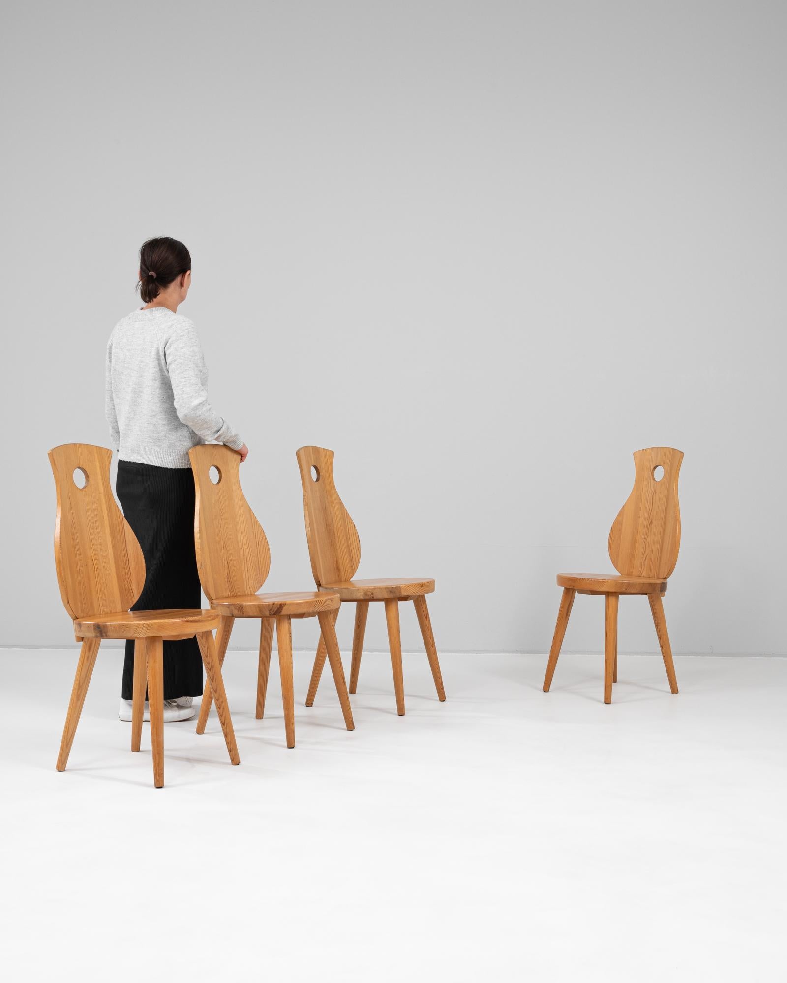 20th Century French Set Of Four Wooden Dining Chairs In Good Condition For Sale In High Point, NC