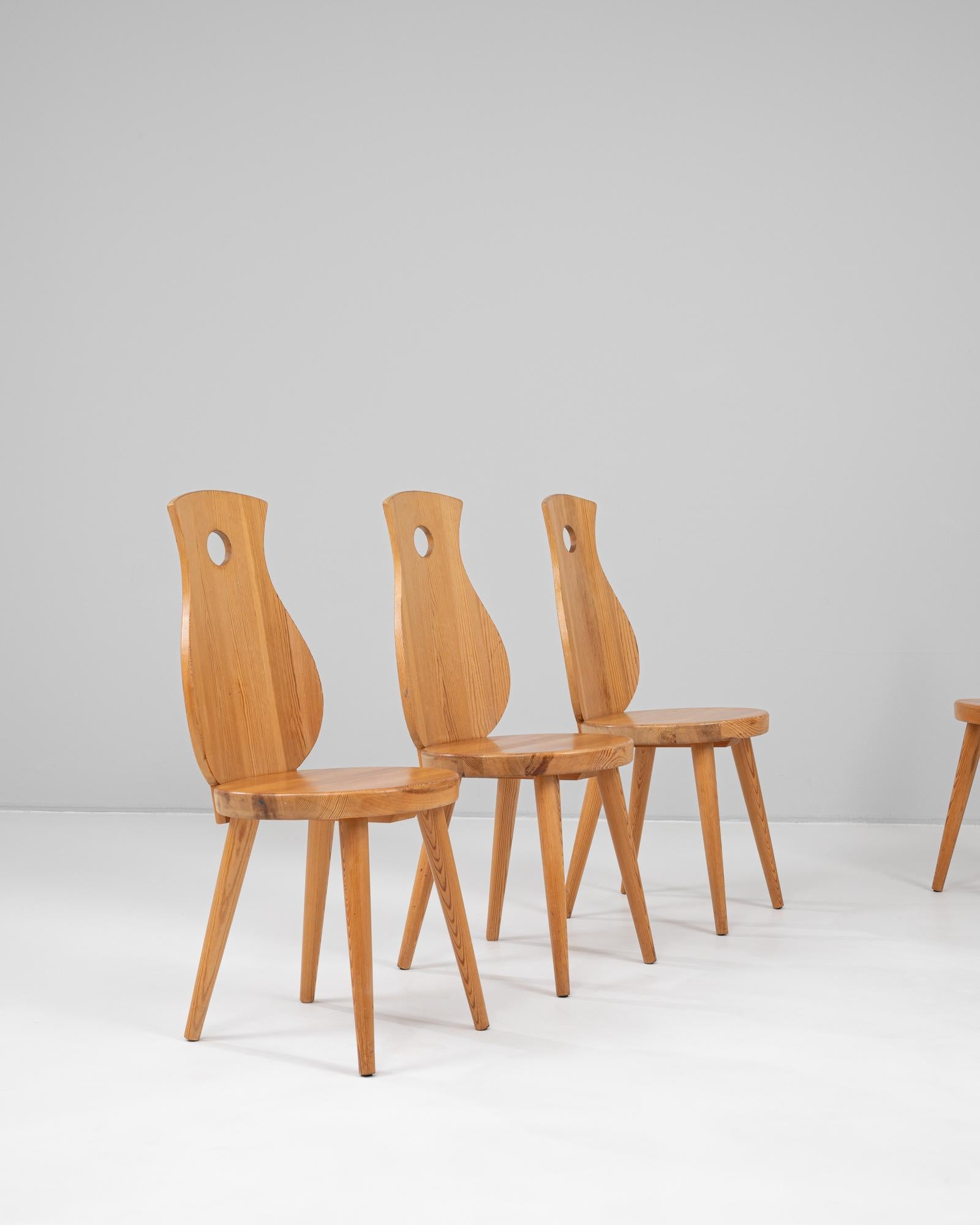 20th Century French Set Of Four Wooden Dining Chairs For Sale 1