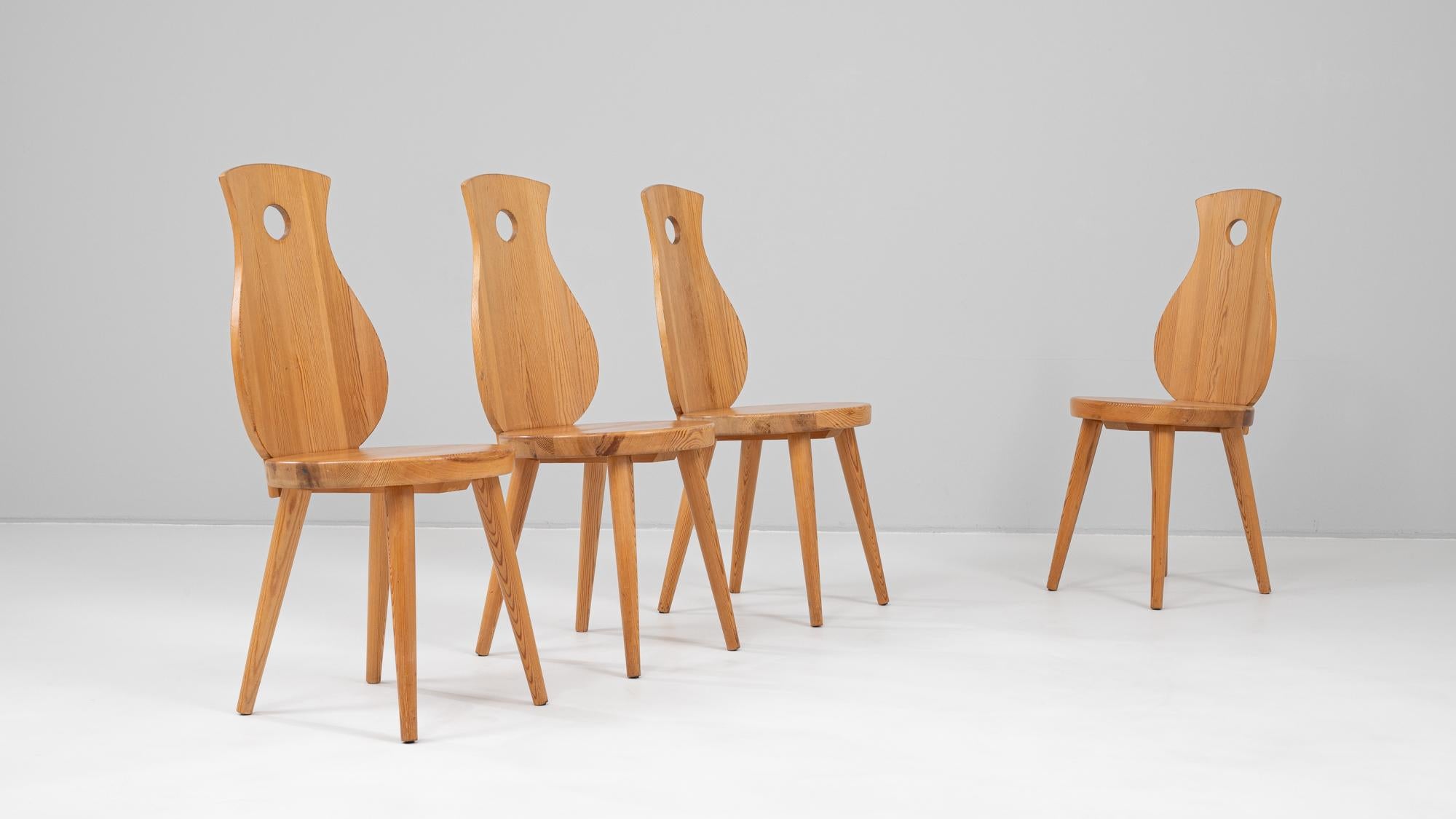 20th Century French Set Of Four Wooden Dining Chairs For Sale 2