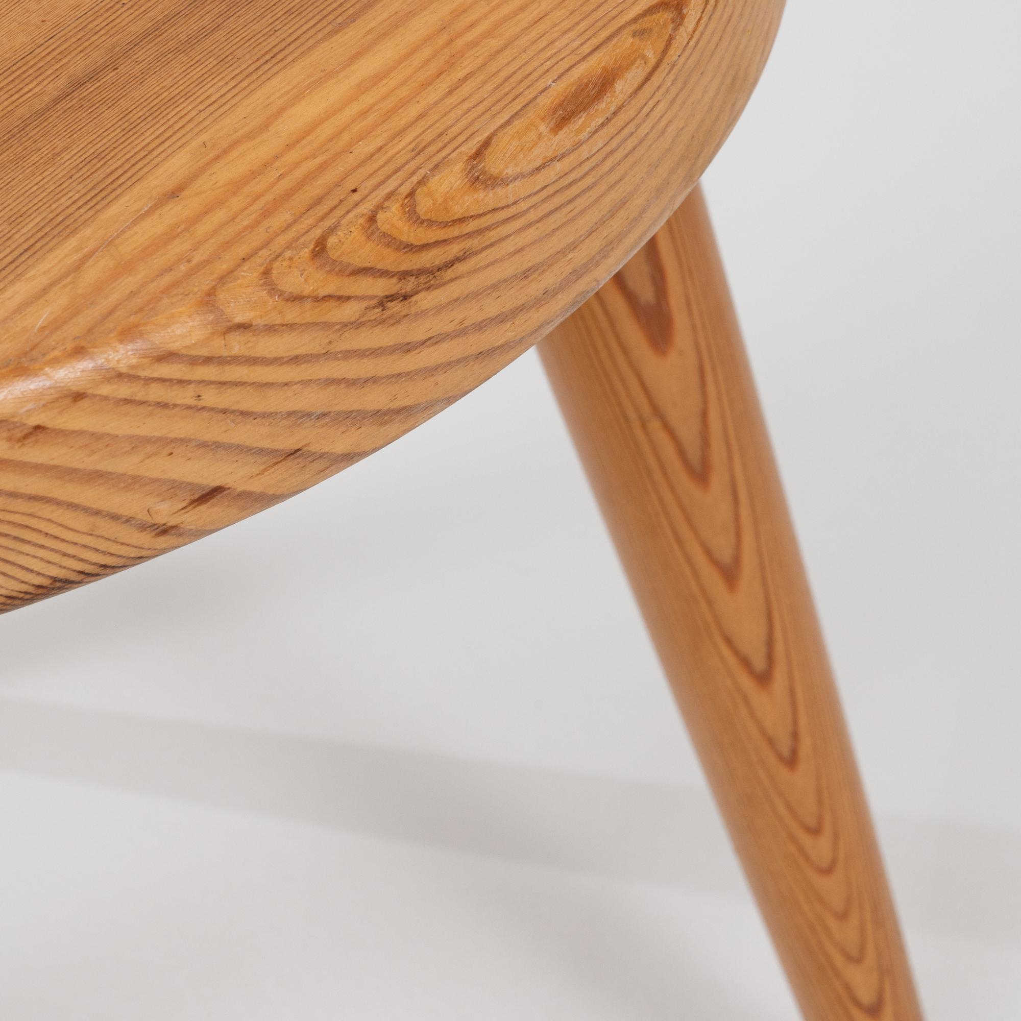 20th Century French Set Of Four Wooden Dining Chairs For Sale 5
