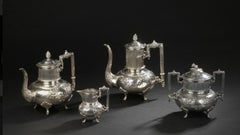 ensemble de cafetières décorées en métal argenté du 20ème siècle par Armand Frenais