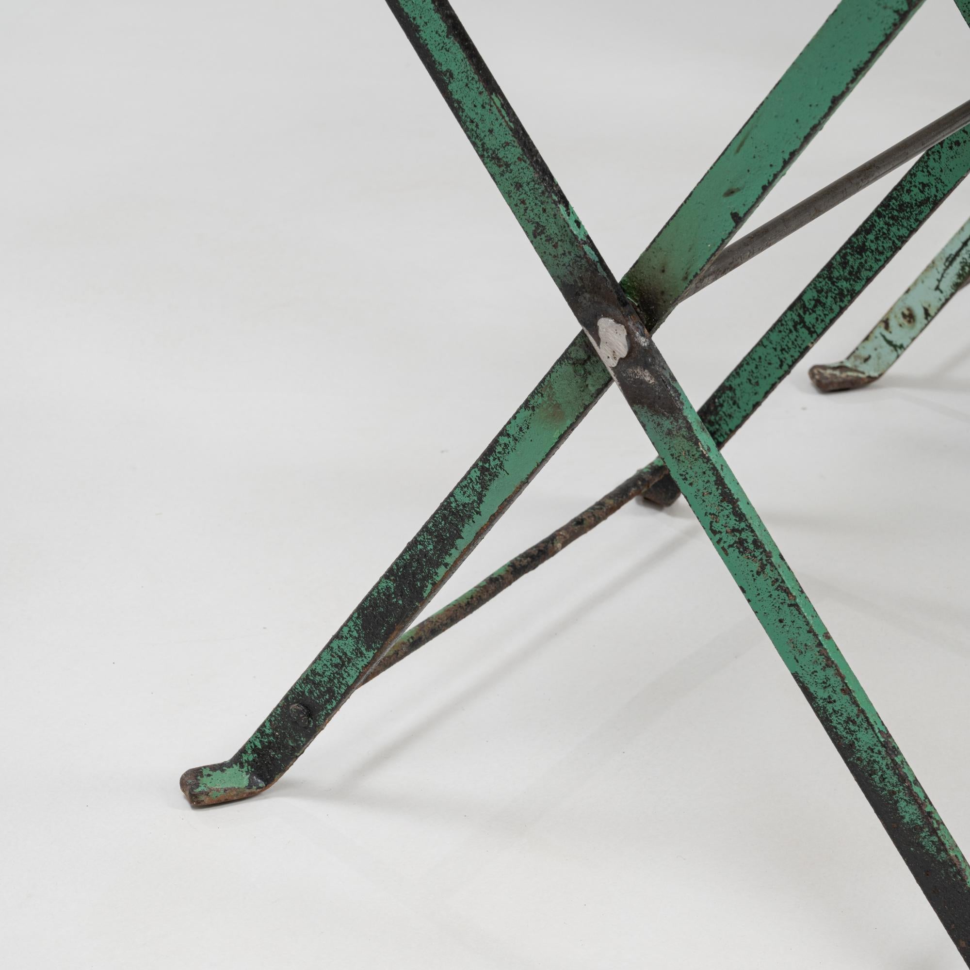 Set di sei sedie da giardino in metallo del XX secolo in Francia in vendita 3