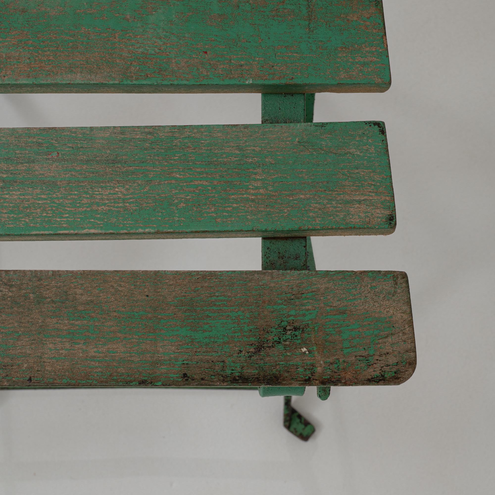 Set di sei sedie da giardino in metallo del XX secolo in Francia in vendita 4