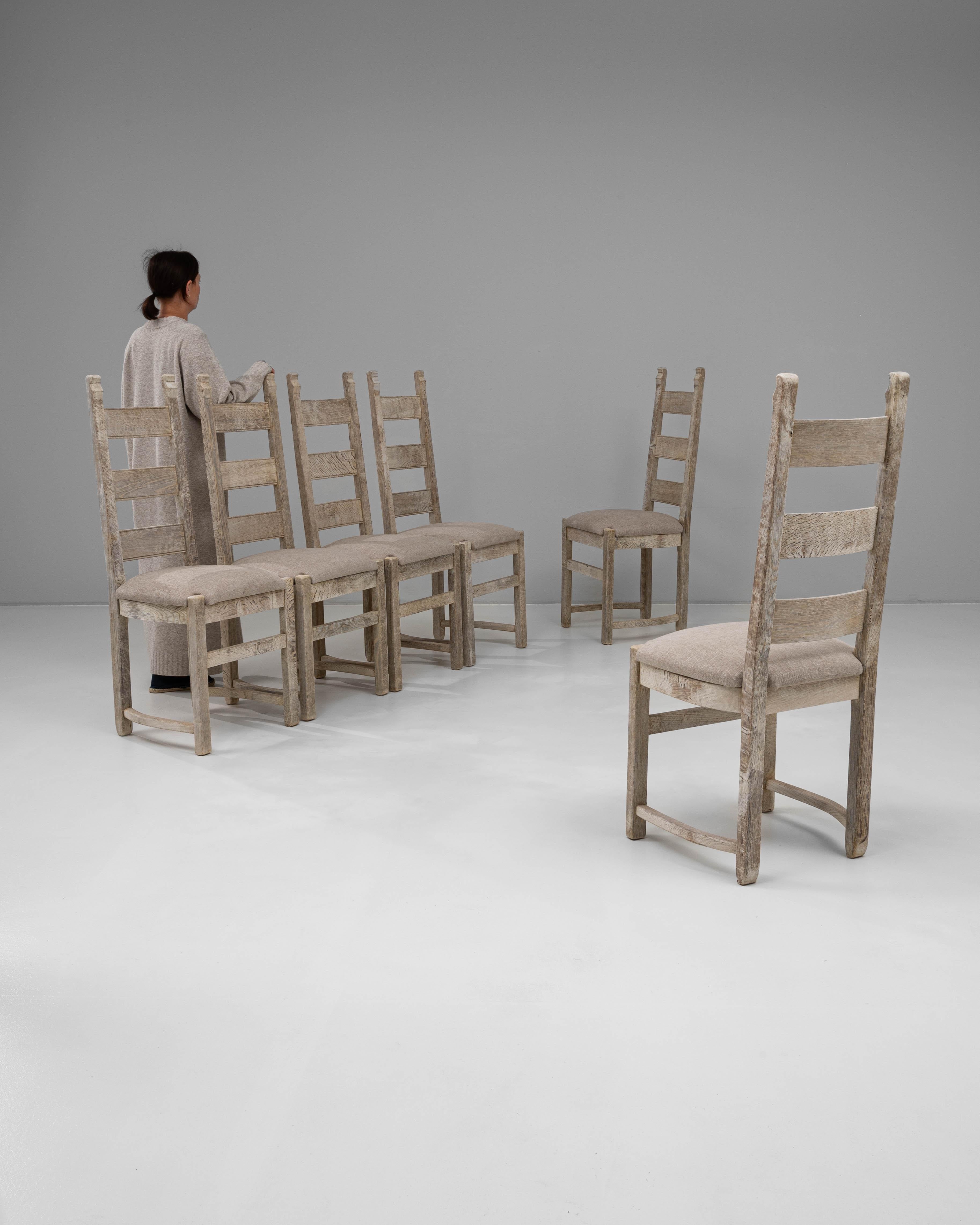 Juego Francés Del Siglo XX De Seis Sillas De Comedor De Roble en Bueno estado para la venta en High Point, NC
