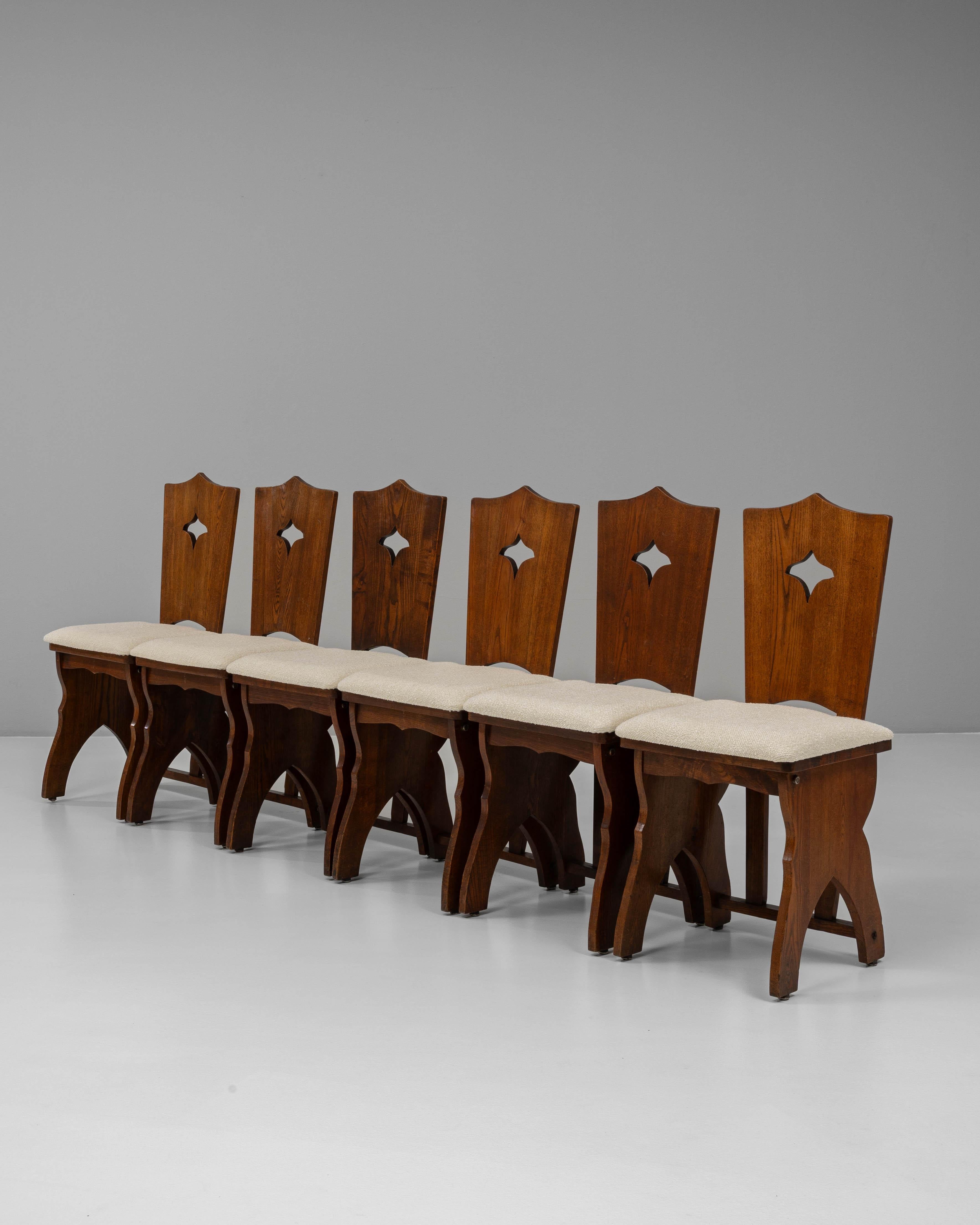 Ensemble de six chaises de salle à manger en chêne du 20e siècle avec sièges tapissés en vente 4