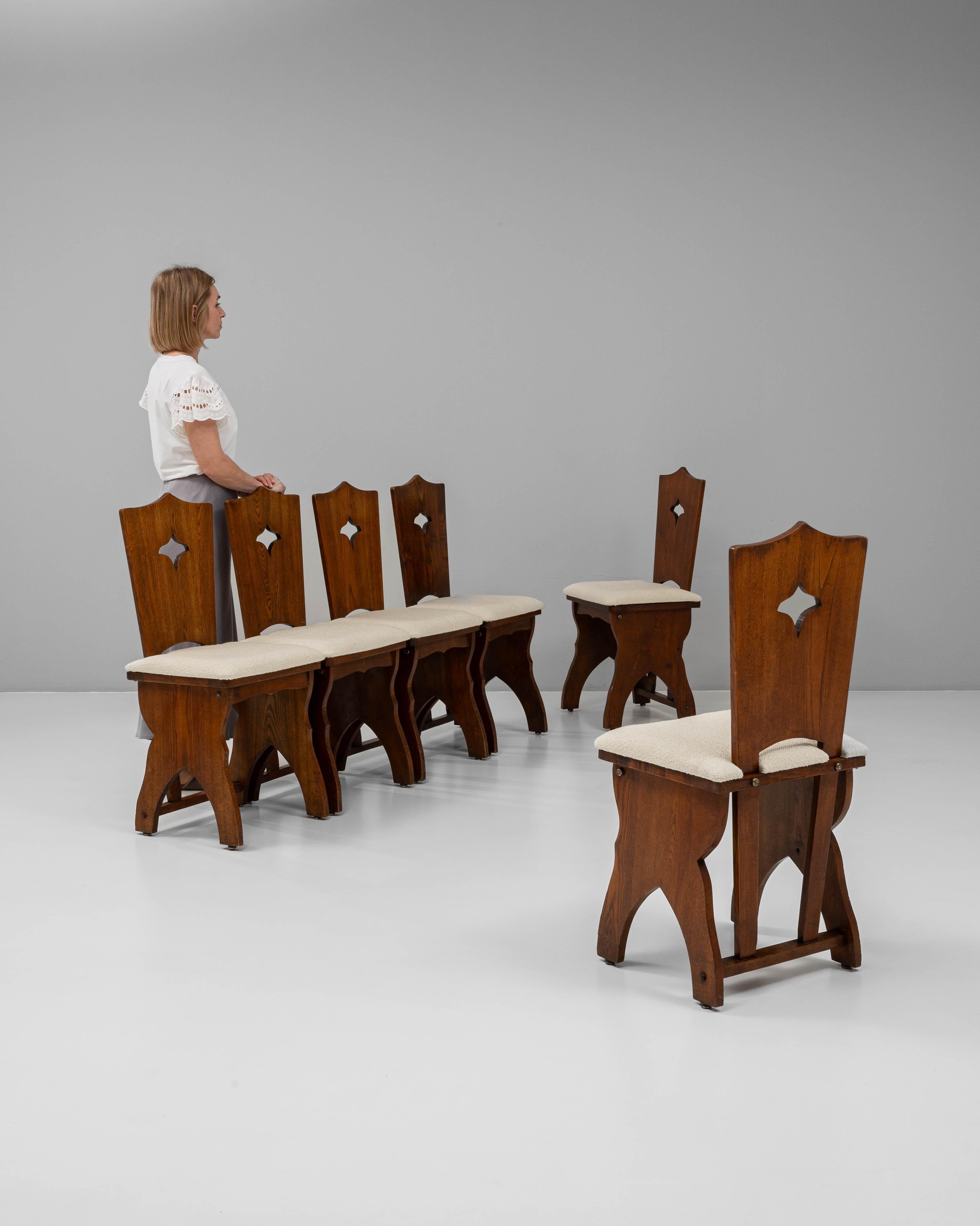 Français Ensemble de six chaises de salle à manger en chêne du 20e siècle avec sièges tapissés en vente