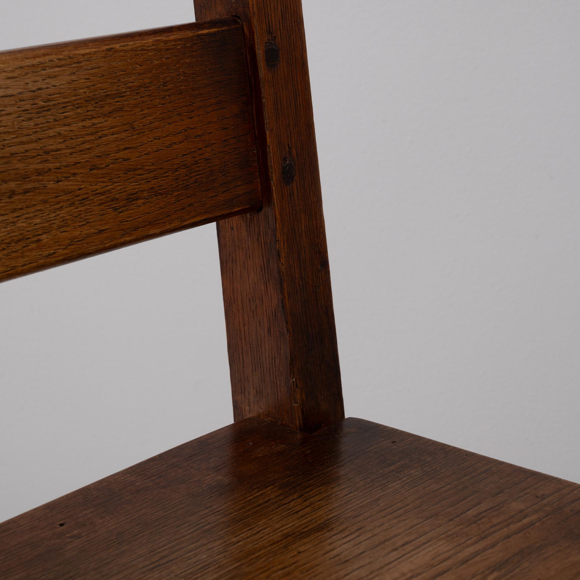 20ième siècle 20th Century French Set Of Six Wooden Dining Chairs in Original Patina en vente