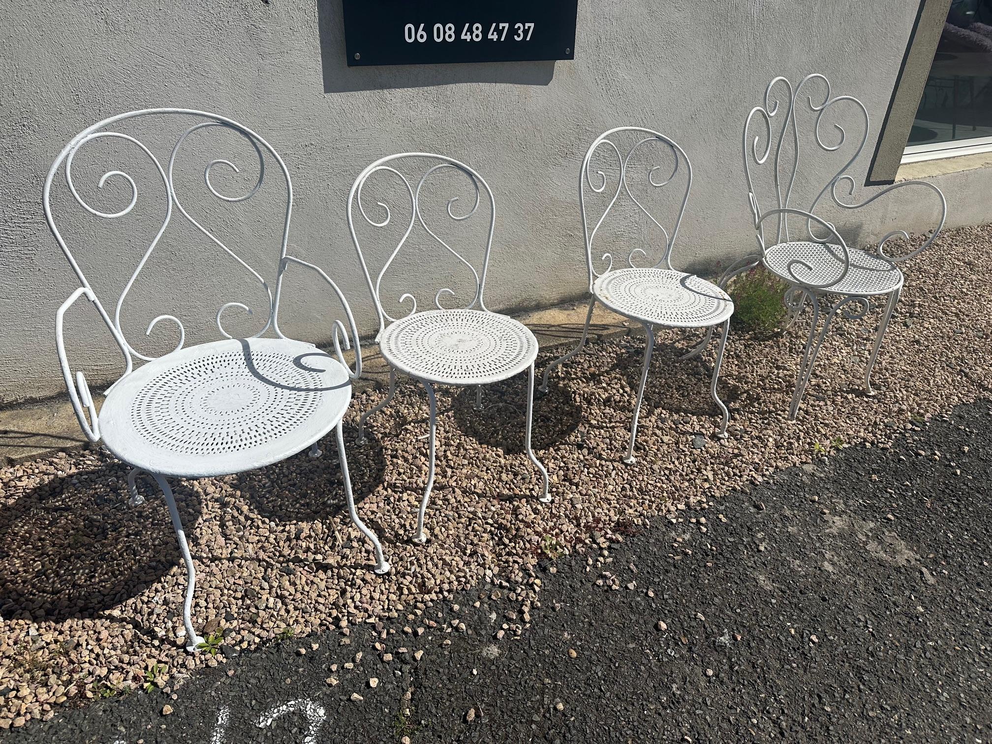 20th century French set of Wrought Iron Table and Four Chairs For Sale 6
