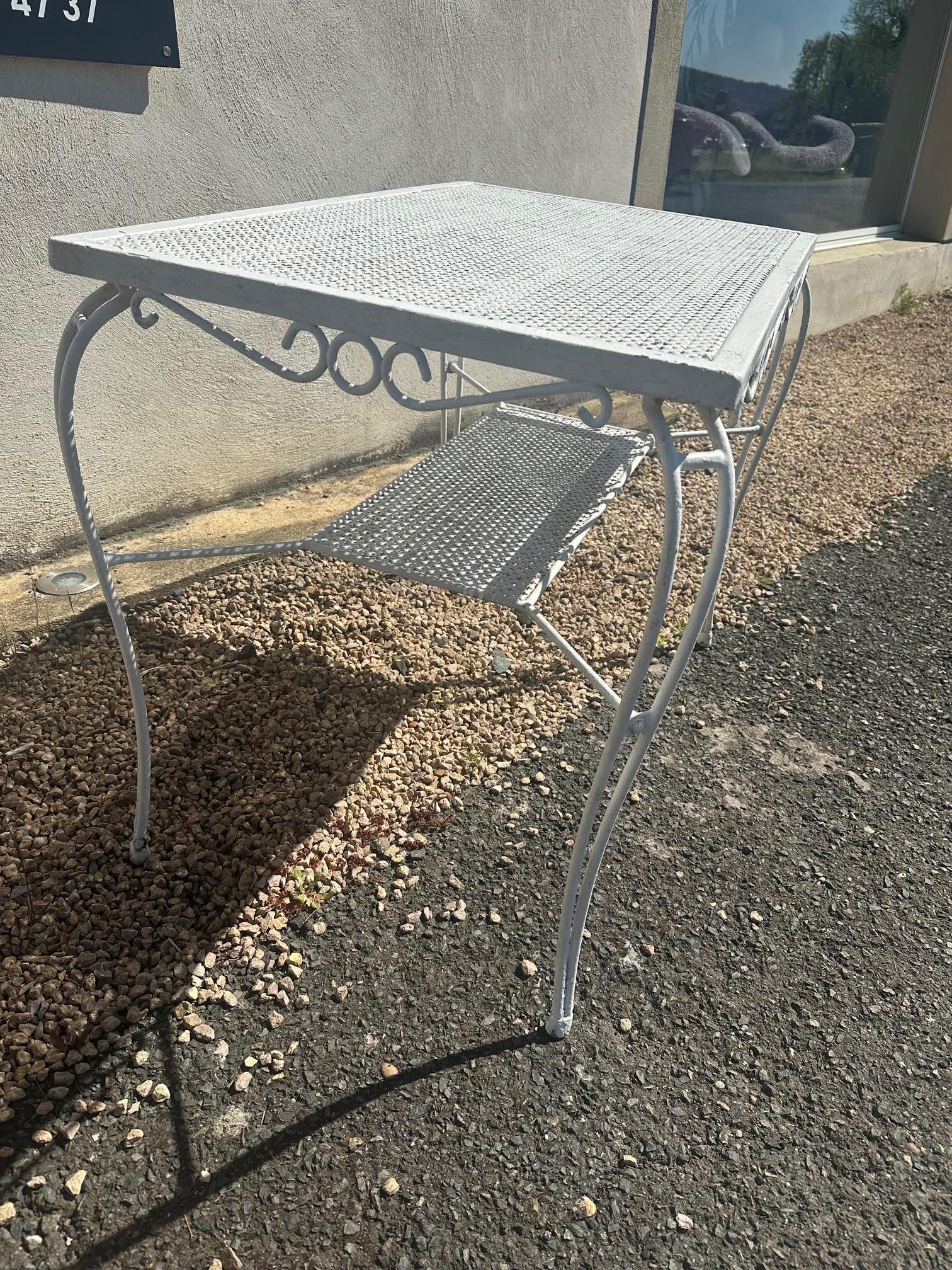 20th century French set of Wrought Iron Table and Four Chairs For Sale 4