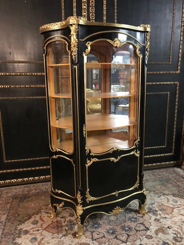 20th Century French Showcase According to Paul Sormani in Transition Style In Good Condition For Sale In Berlin, DE