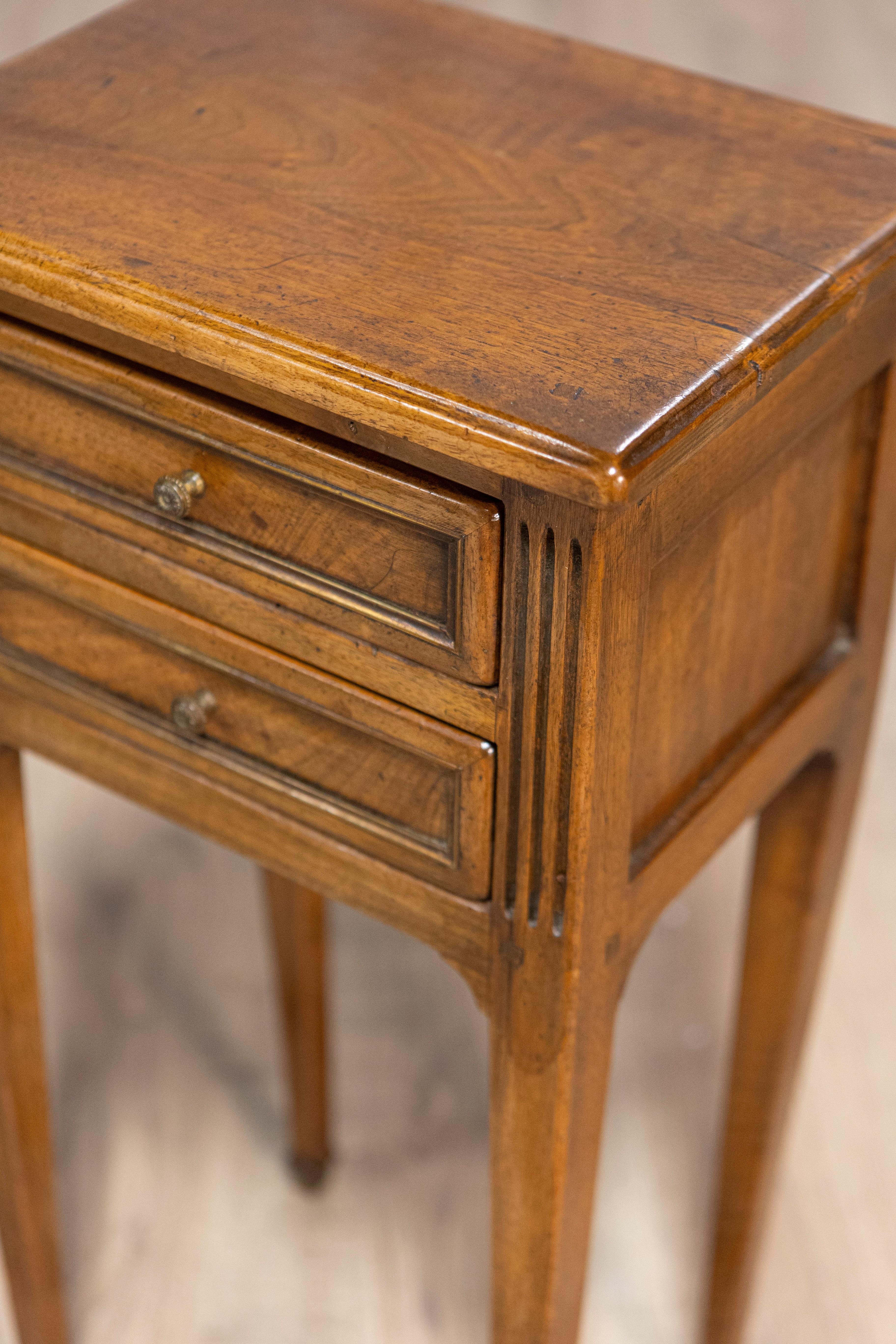 Table d'appoint française du 20e siècle Bon état - En vente à Atlanta, GA