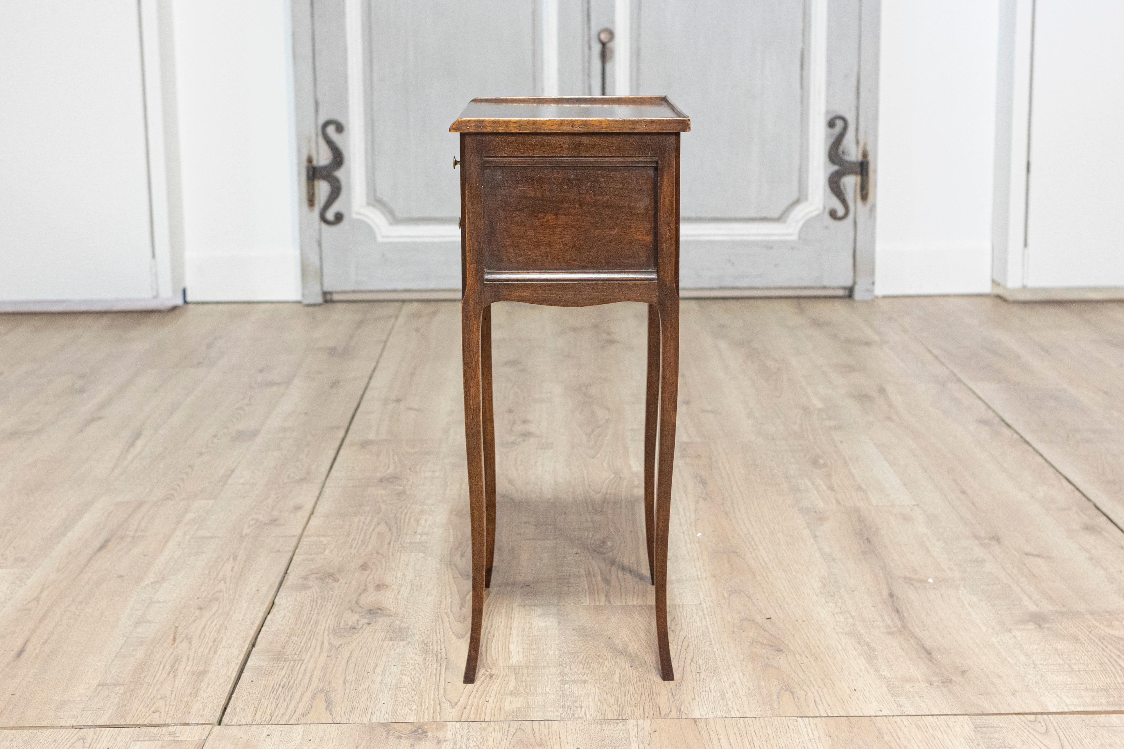 20ième siècle Table d'appoint française du 20e siècle en vente