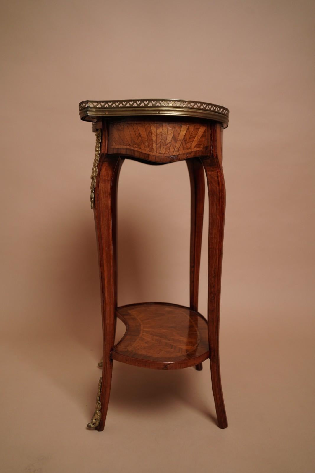 20th Century French Side Table in Louis XV Style. For Sale 1