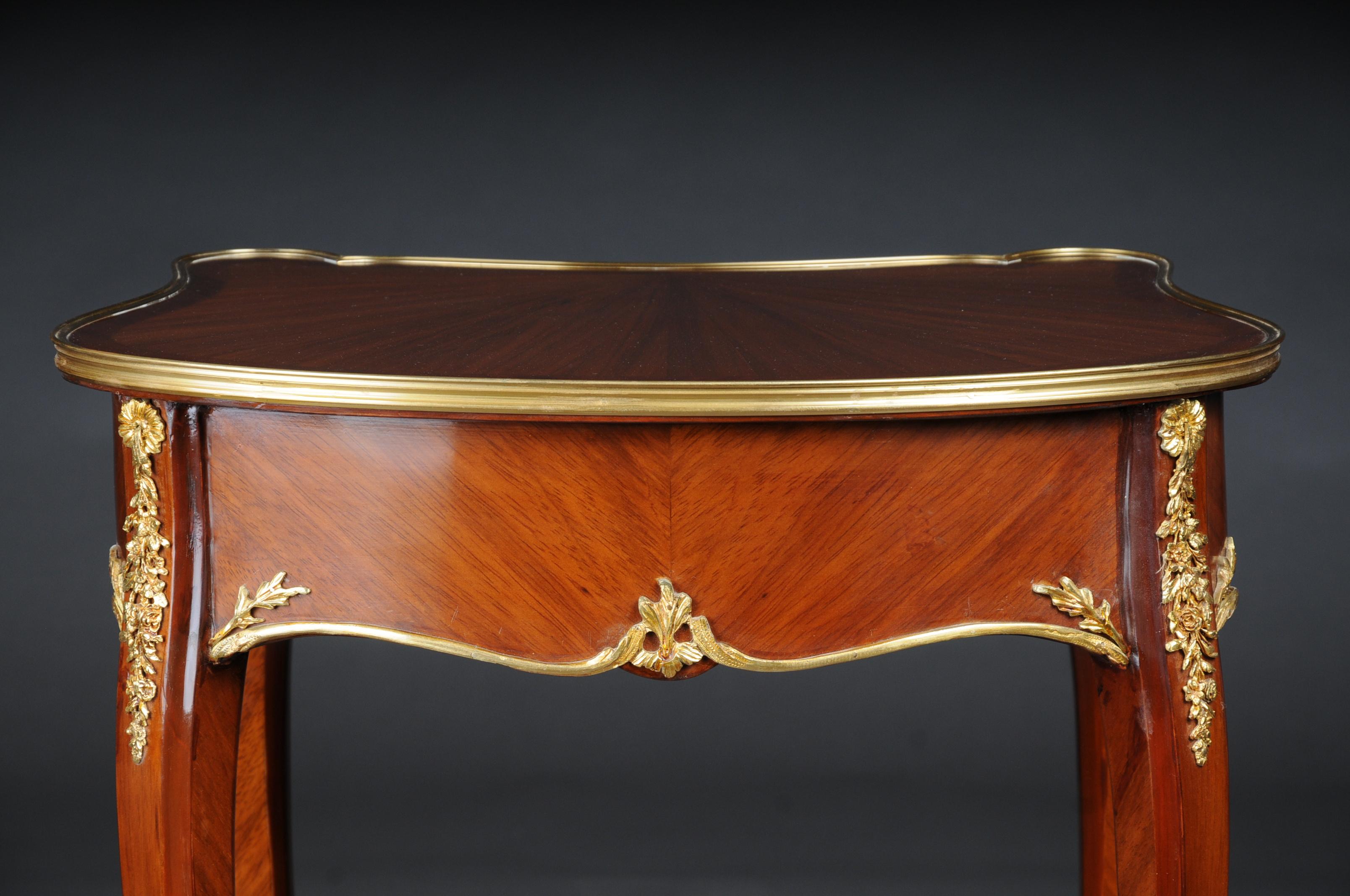 Table d'appoint/table d'appoint française du 20ème siècle/table d'entrée/table de couloir Louis XV en vente 7