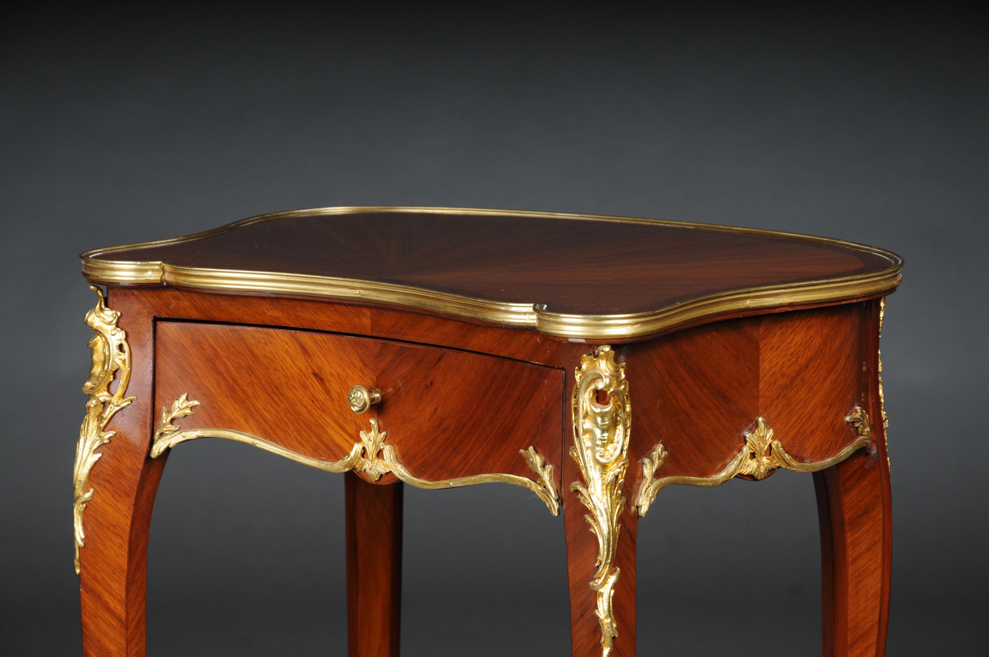Laiton Table d'appoint/table d'appoint française du 20ème siècle/table d'entrée/table de couloir Louis XV en vente