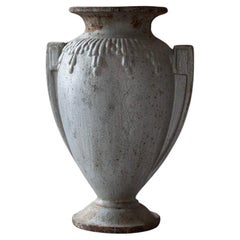 Vase français du 20ème siècle en fonte de style Art déco (1 sur 2)