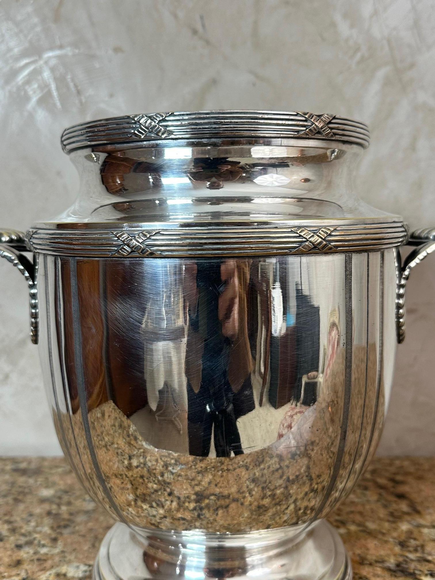 Français Seau à champagne en métal argenté du 20e siècle, 1930 en vente