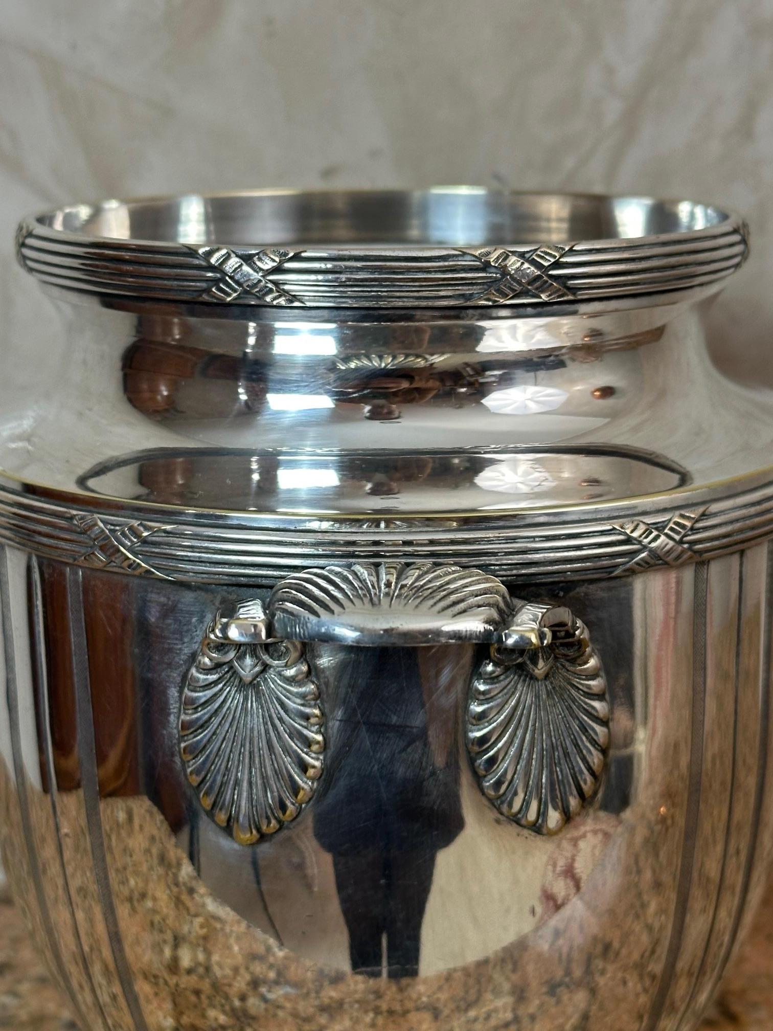 Seau à champagne en métal argenté du 20e siècle, 1930 en vente 1