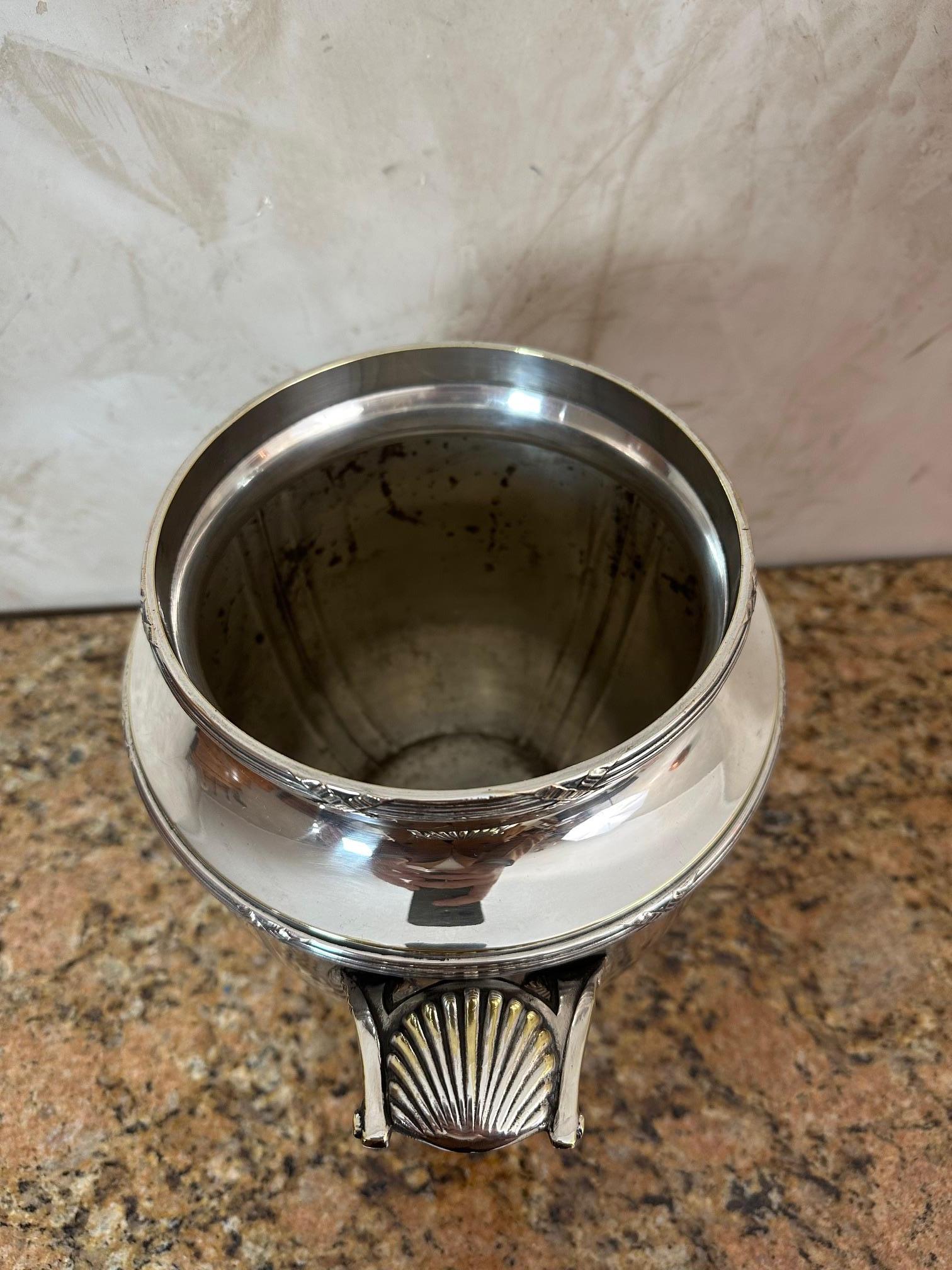 Seau à champagne en métal argenté du 20e siècle, 1930 en vente 2