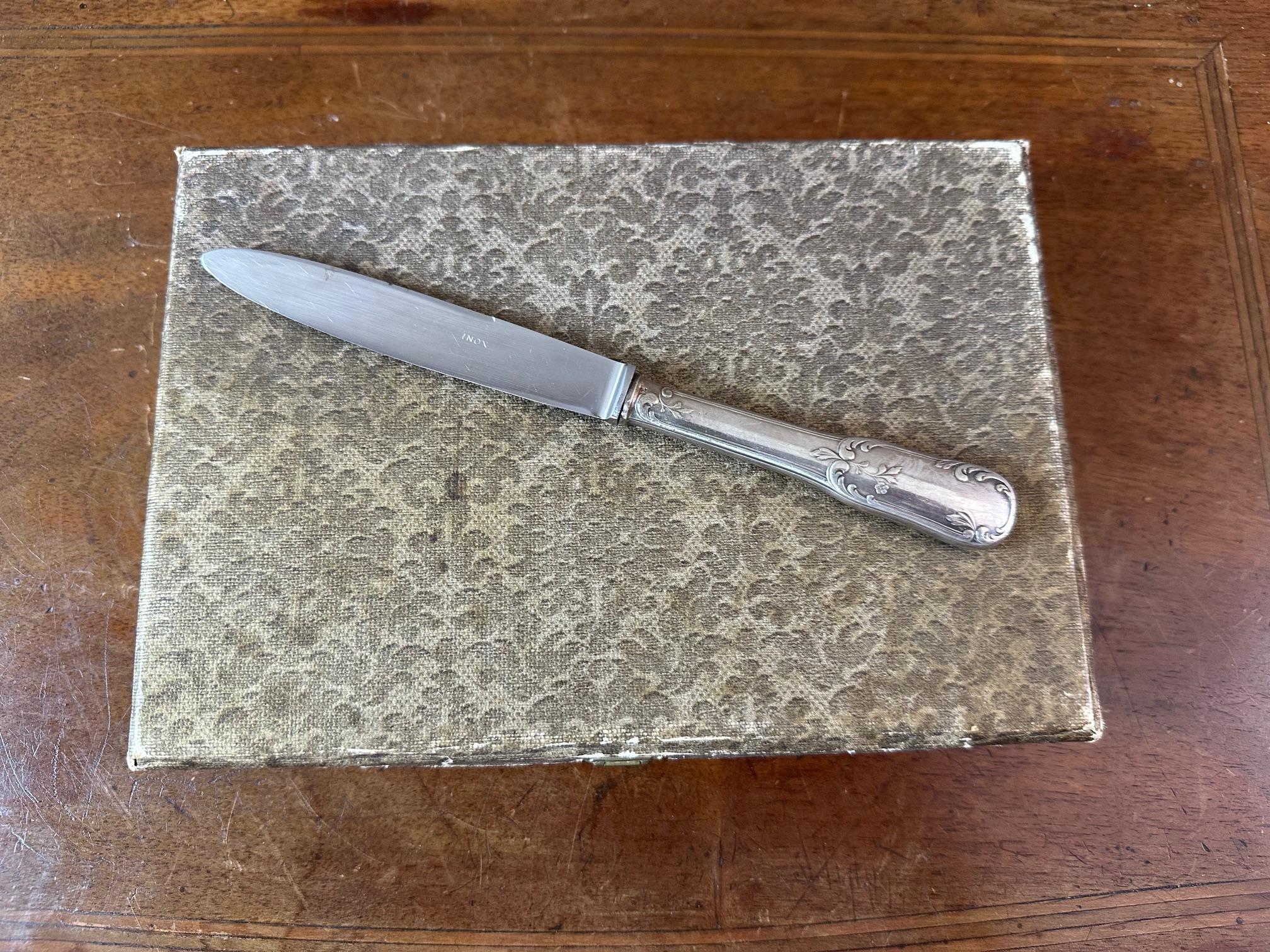 Juego de 12 cuchillos franceses de plata del siglo XX, años 50 Francés en venta