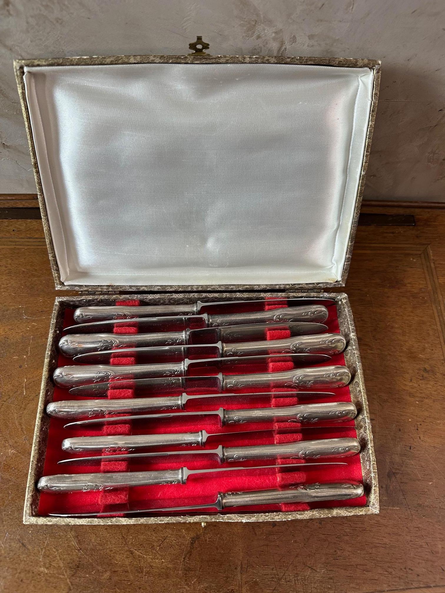 Juego de 12 cuchillos franceses de plata del siglo XX, años 50 en venta 1