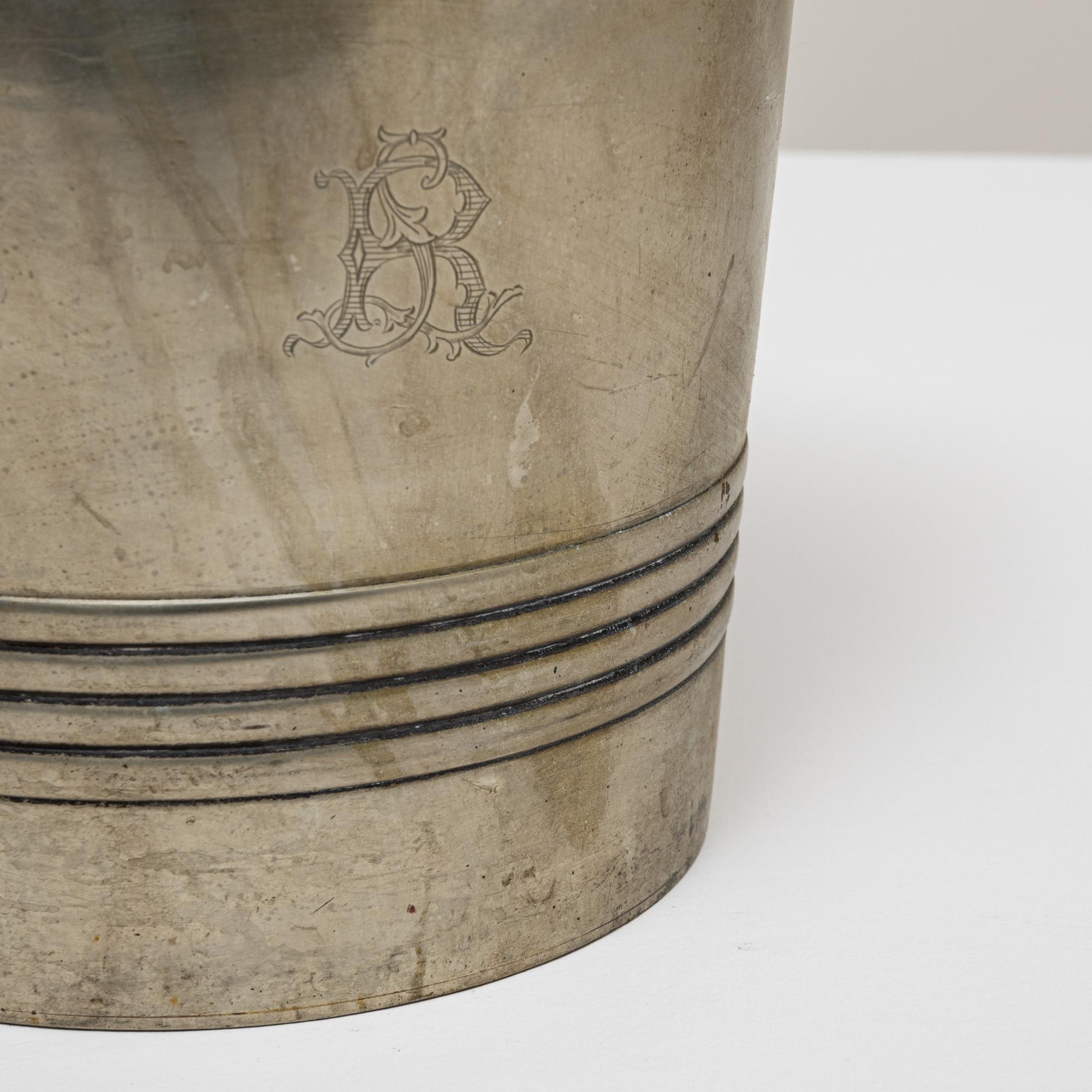 Seau à champagne en métal argenté français du 20e siècle en vente 5