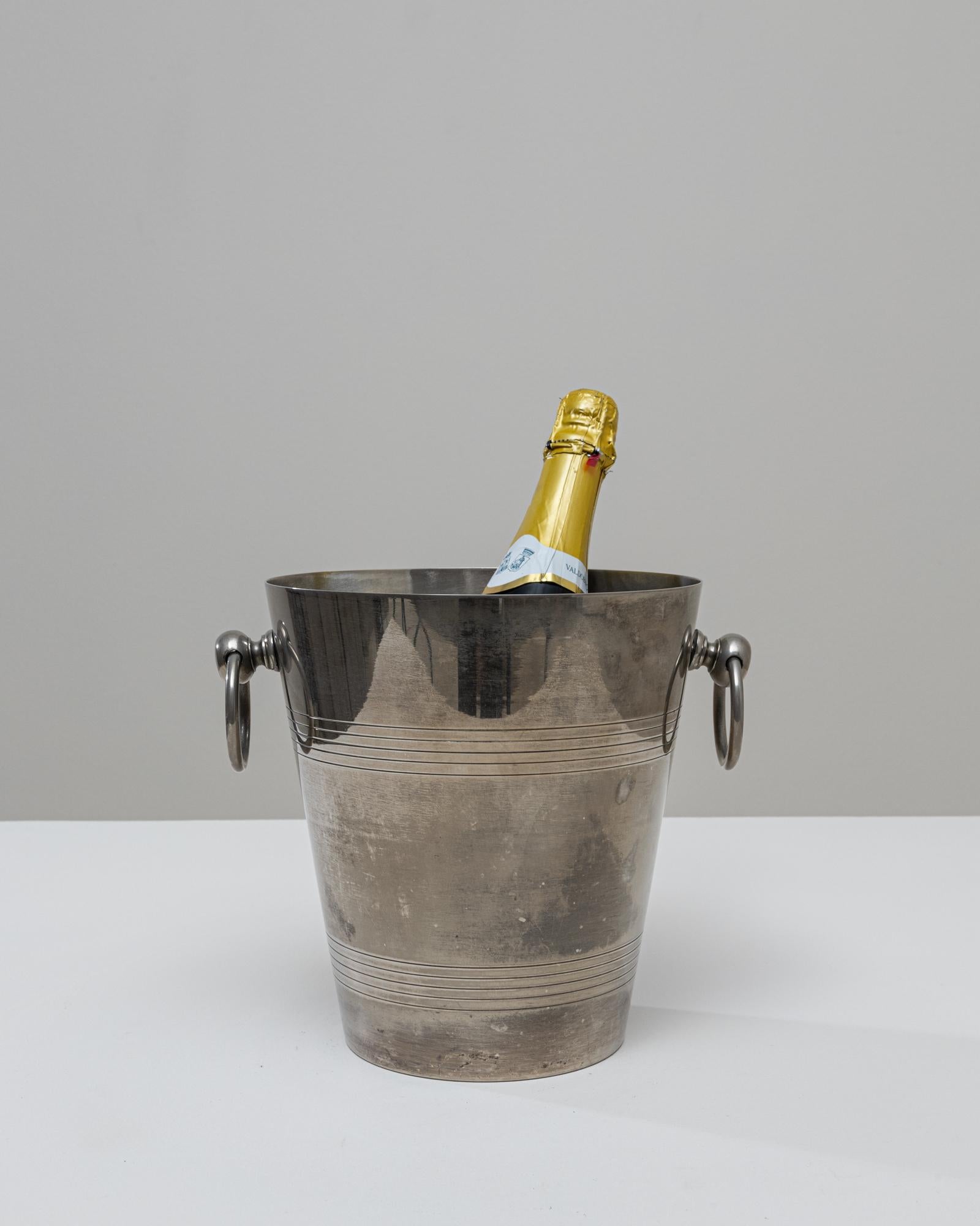 Seau à champagne en métal argenté français du 20e siècle Bon état - En vente à High Point, NC