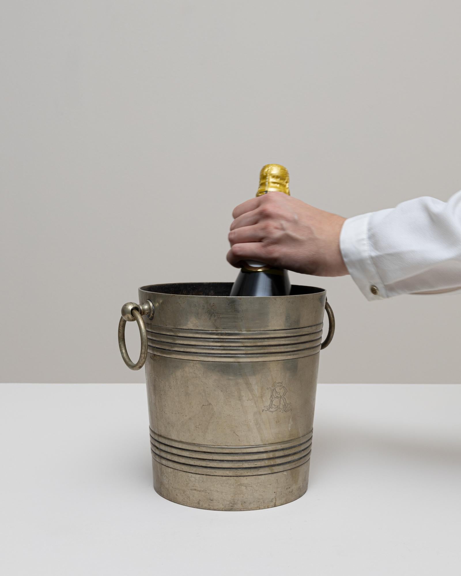 Seau à champagne en métal argenté français du 20e siècle Bon état - En vente à High Point, NC